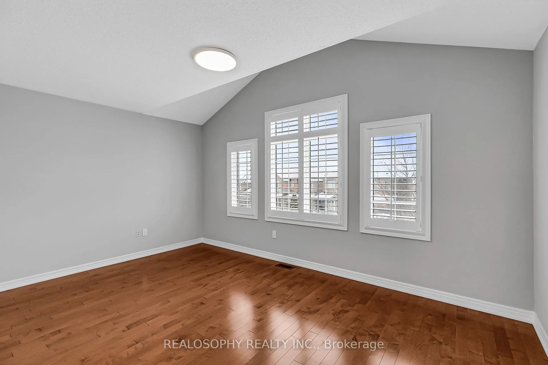 Photo 21 of 284 Bilbrough Street, Aurora, Bayview Northeast — HOMEH