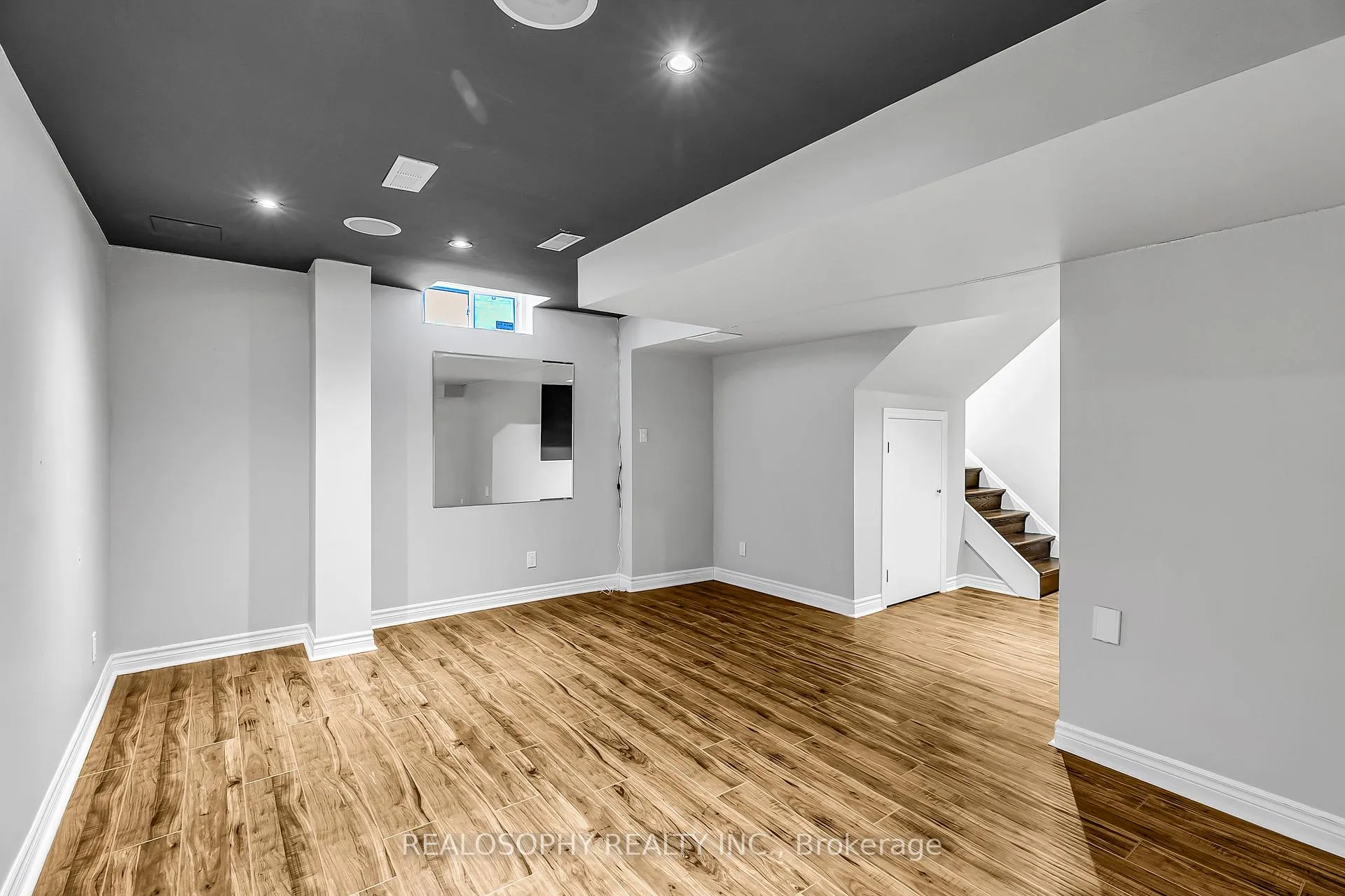 Photo 27 of 284 Bilbrough Street, Aurora, Bayview Northeast — HOMEH
