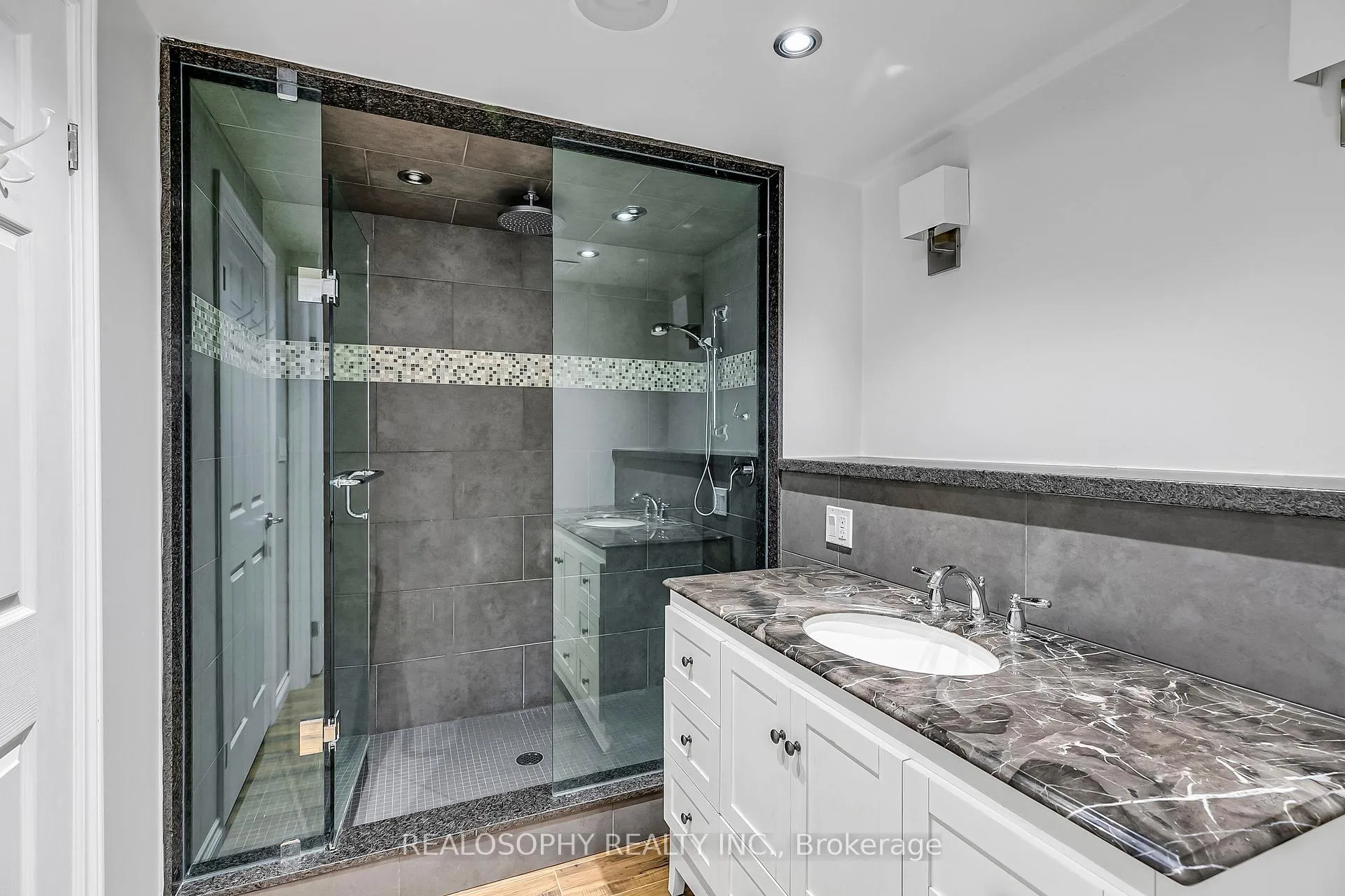 Photo 28 of 284 Bilbrough Street, Aurora, Bayview Northeast — HOMEH