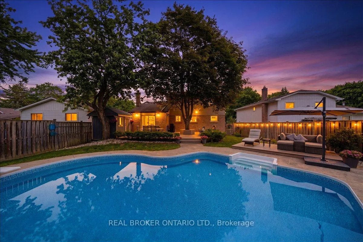 Photo 3 of 34 Wright Crescent, Caledon, Bolton North — HOMEH