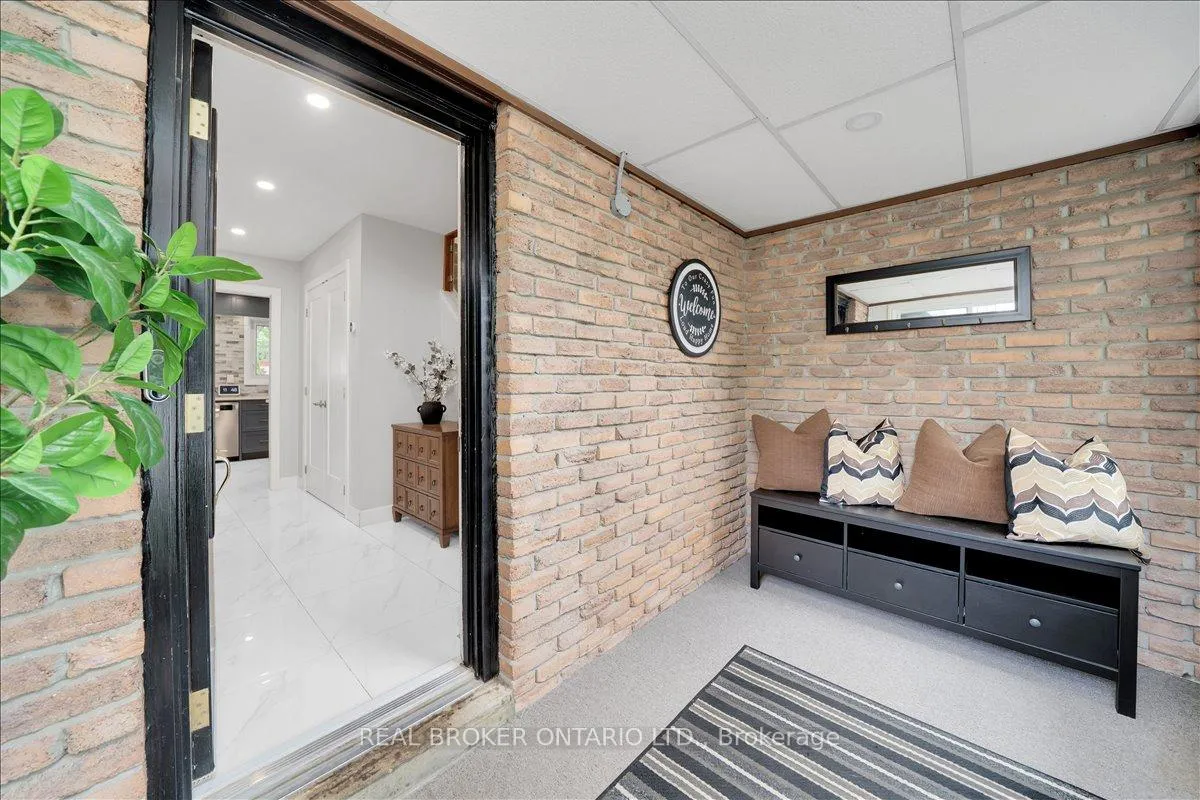 Photo 5 of 34 Wright Crescent, Caledon, Bolton North — HOMEH