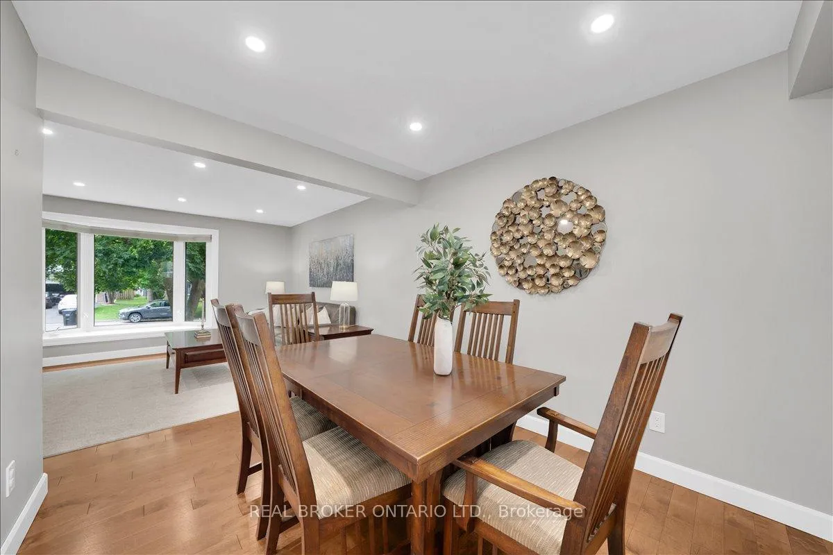 Photo 13 of 34 Wright Crescent, Caledon, Bolton North — HOMEH