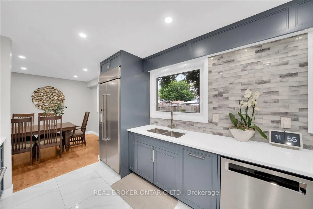 Photo 14 of 34 Wright Crescent, Caledon, Bolton North — HOMEH