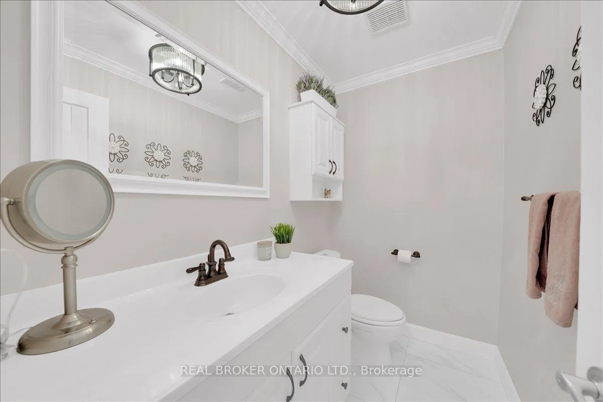 Photo 21 of 34 Wright Crescent, Caledon, Bolton North — HOMEH