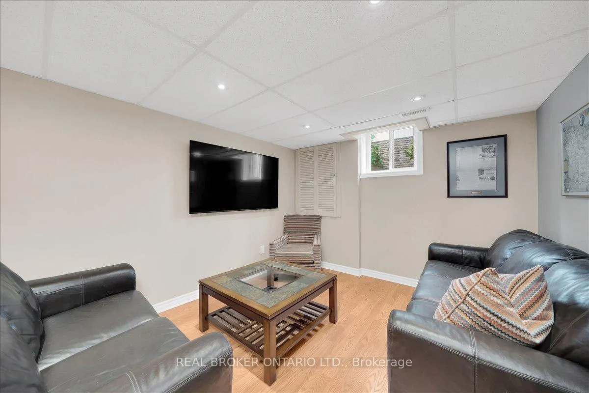 Photo 38 of 34 Wright Crescent, Caledon, Bolton North — HOMEH