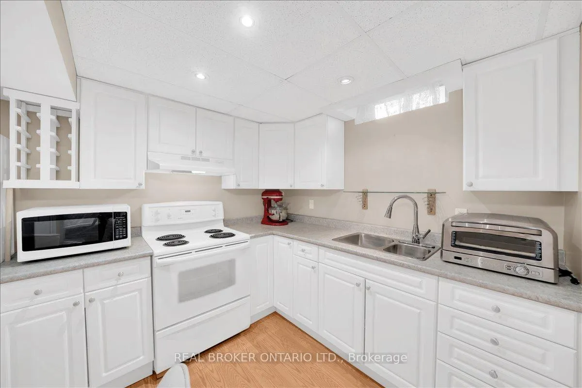 Photo 42 of 34 Wright Crescent, Caledon, Bolton North — HOMEH