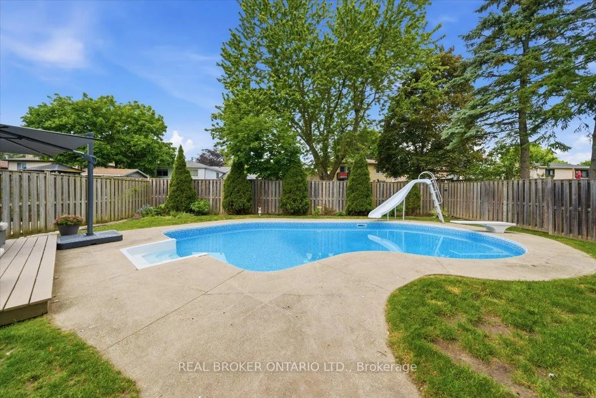 Photo 46 of 34 Wright Crescent, Caledon, Bolton North — HOMEH