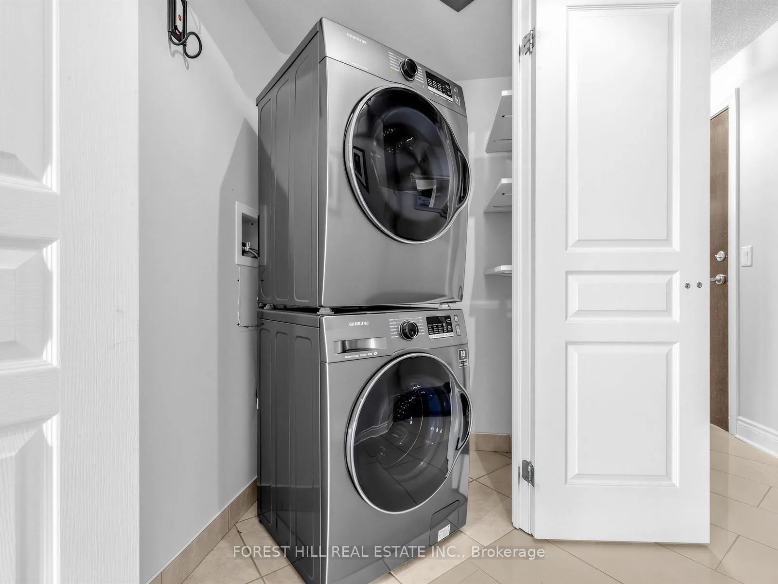 Photo 3 of Unit 511, 7 North Park Road, Vaughan, Beverley Glen — HOMEH