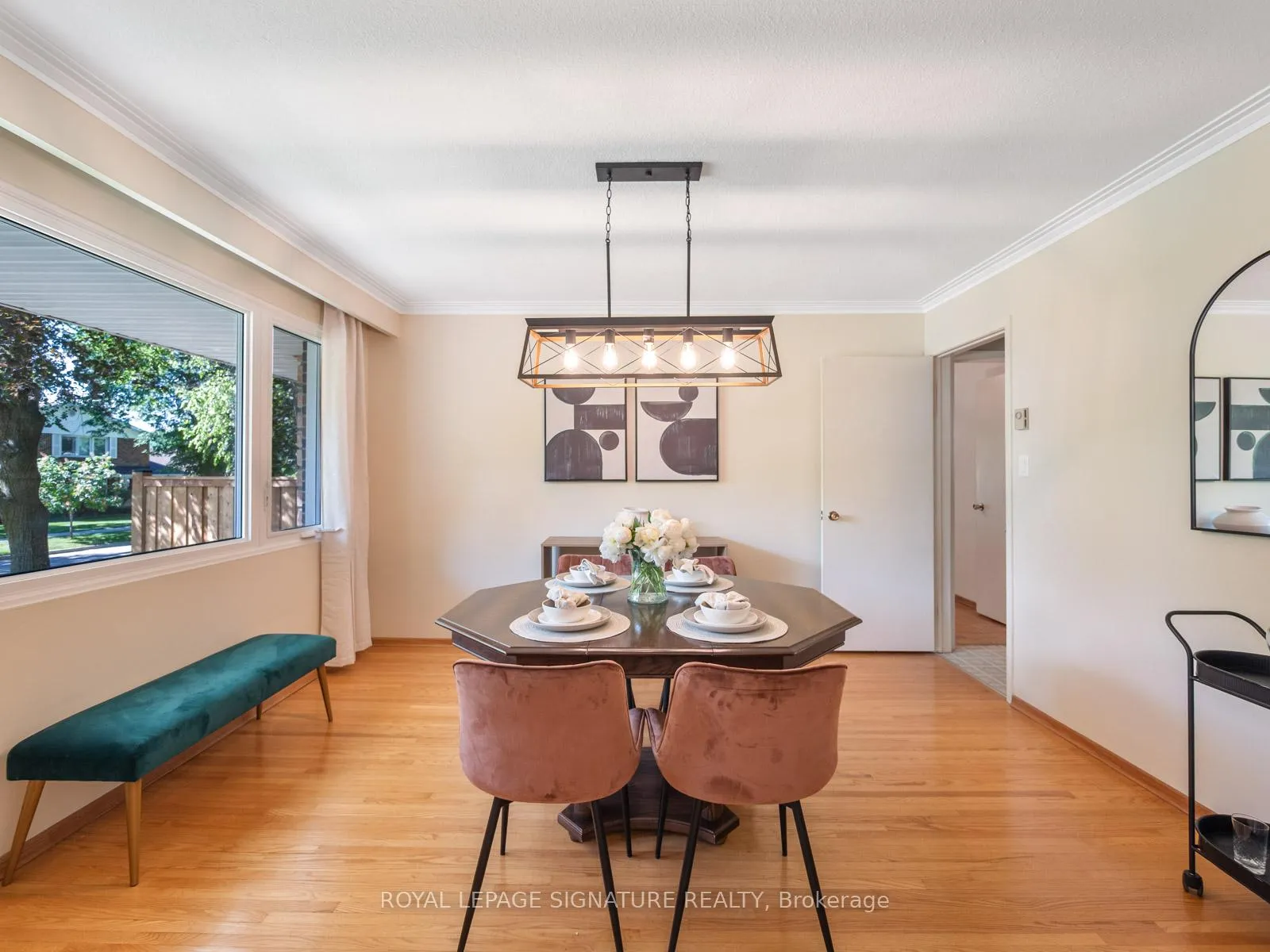 Photo 10 of 4 Gablehurst Crescent, Scarborough, Tam O'Shanter-Sullivan — HOMEH