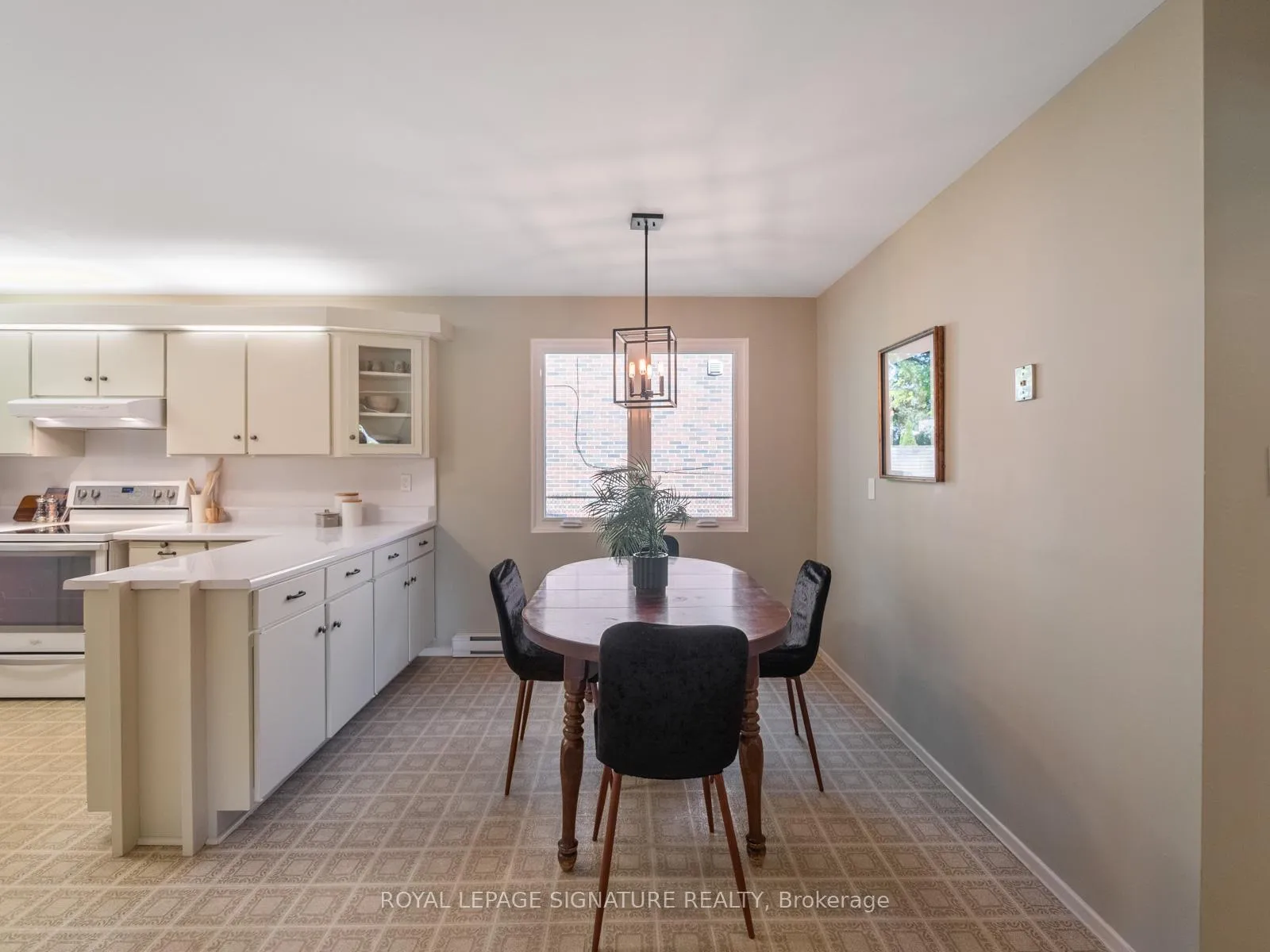 Photo 13 of 4 Gablehurst Crescent, Scarborough, Tam O'Shanter-Sullivan — HOMEH