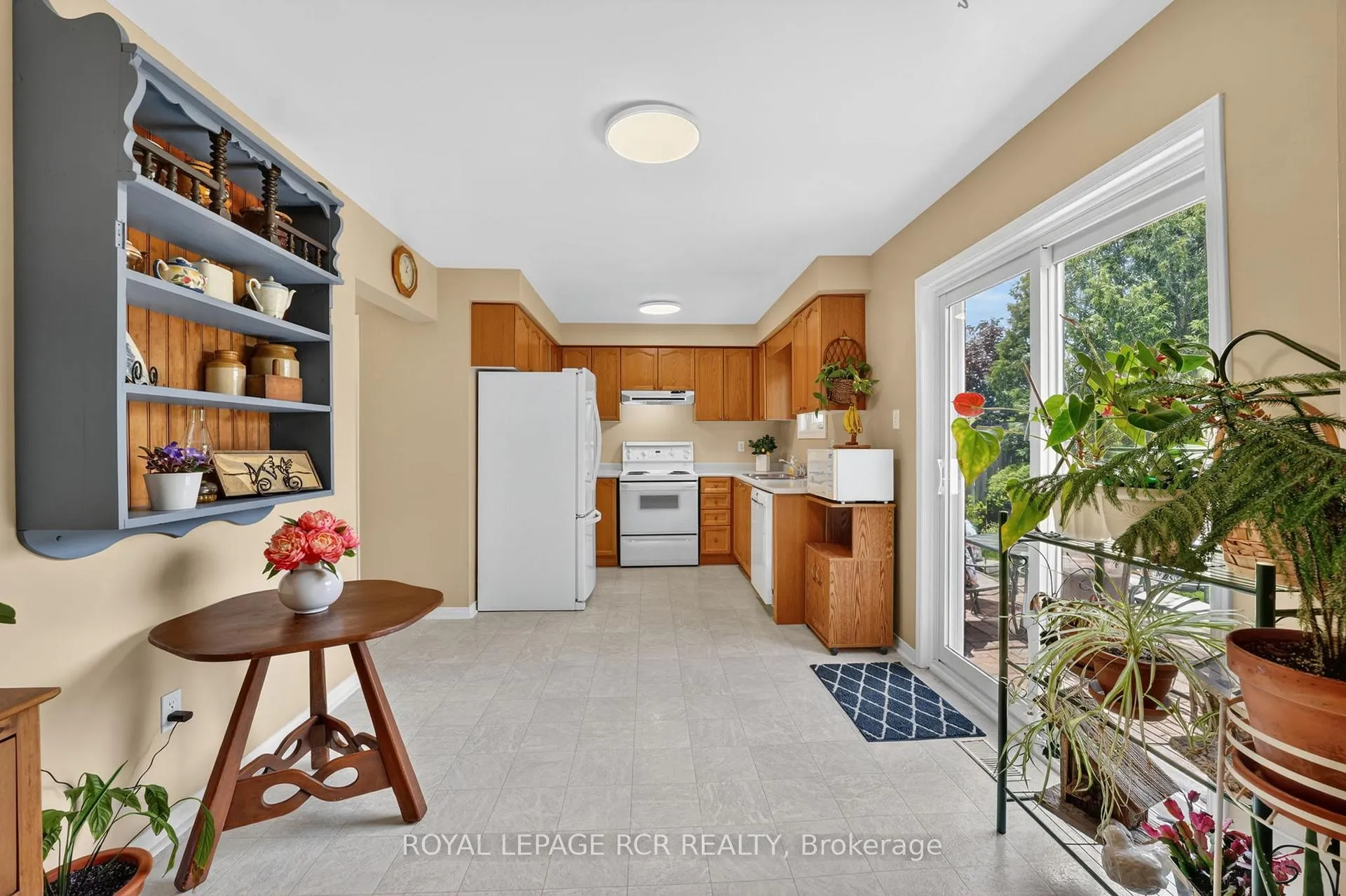 Photo 9 of 29 Mccullough Avenue, New Tecumseth, Beeton — HOMEH