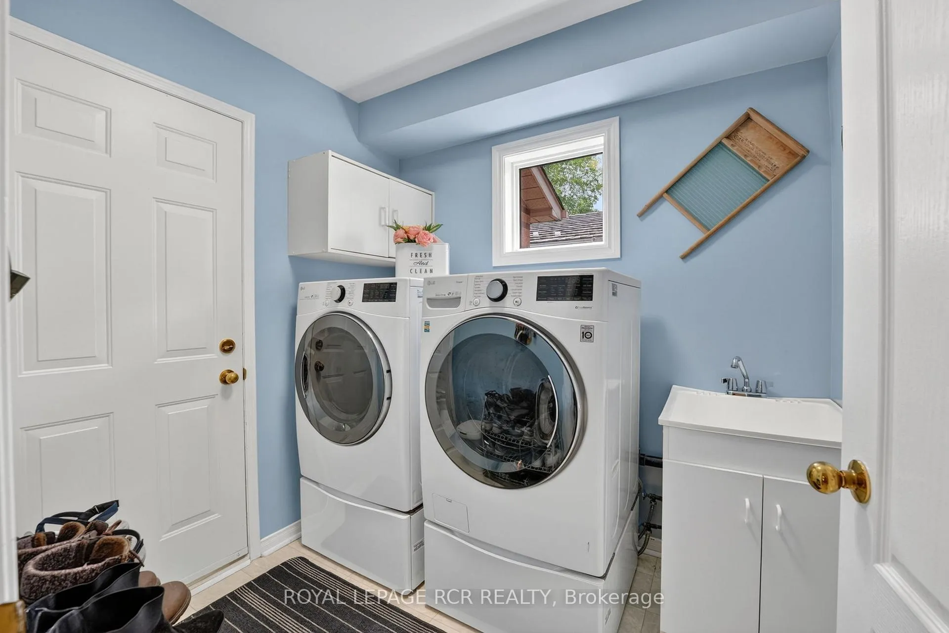 Photo 20 of 29 Mccullough Avenue, New Tecumseth, Beeton — HOMEH