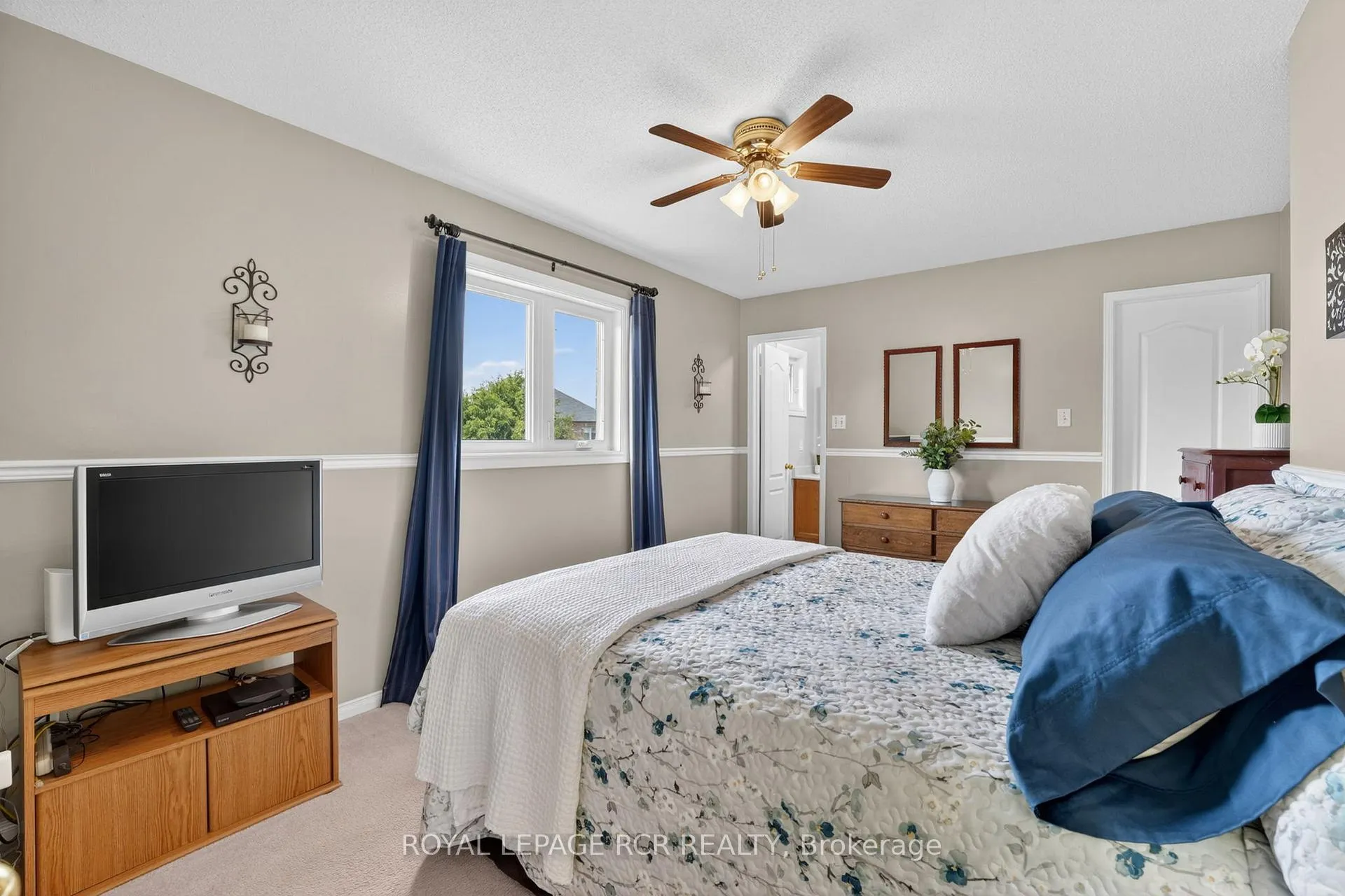 Photo 24 of 29 Mccullough Avenue, New Tecumseth, Beeton — HOMEH
