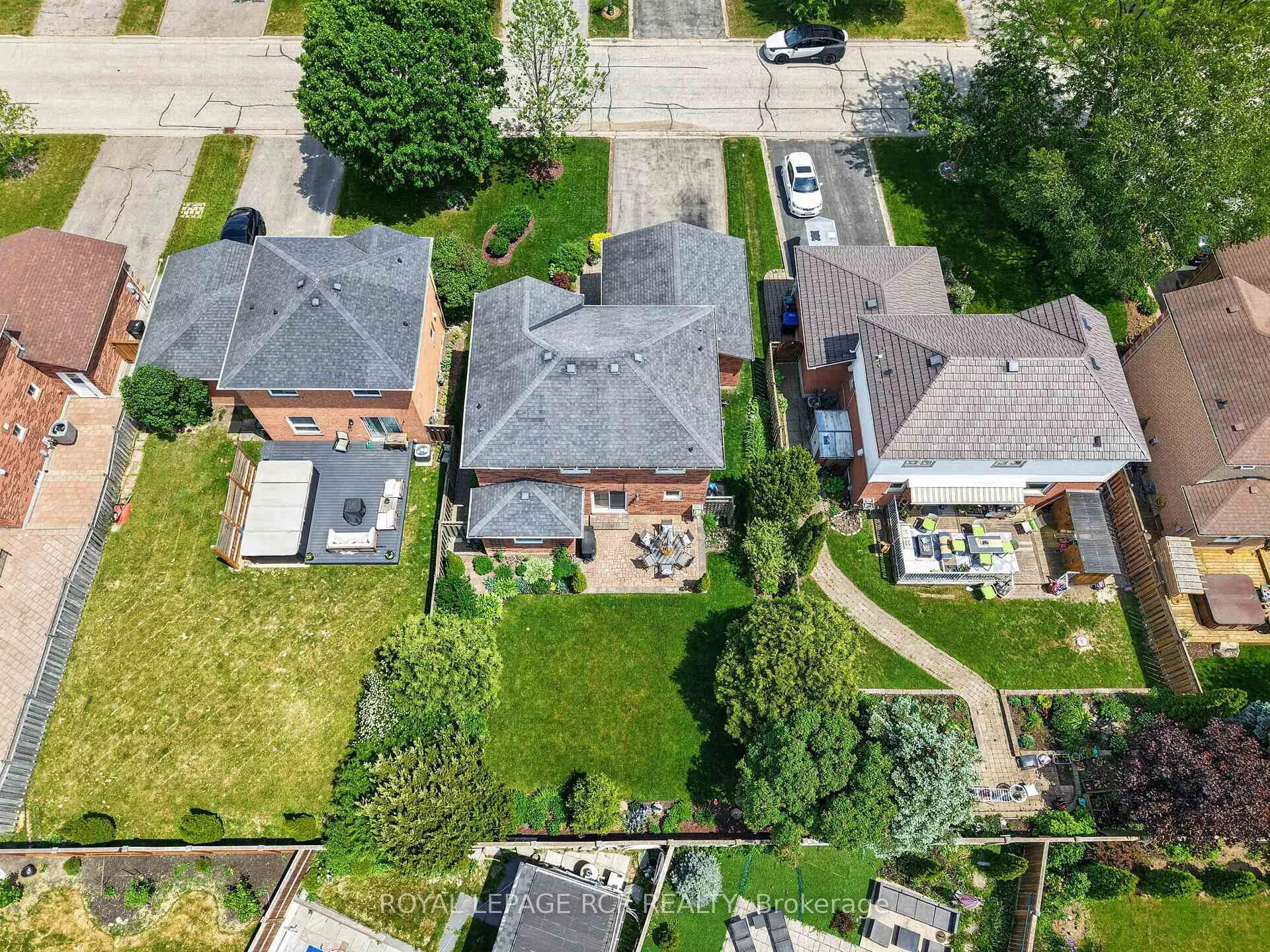 Photo 40 of 29 Mccullough Avenue, New Tecumseth, Beeton — HOMEH