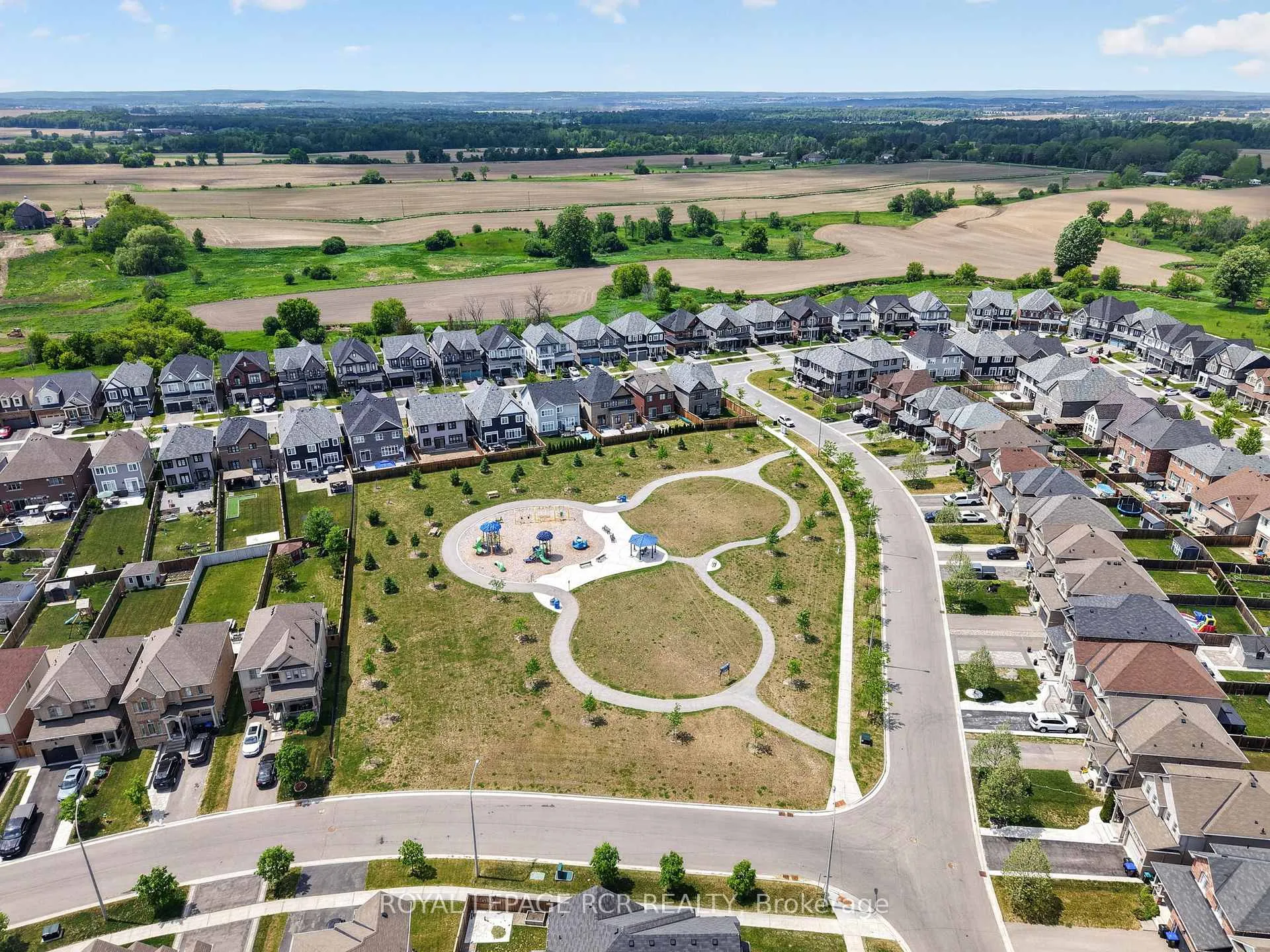 Photo 45 of 29 Mccullough Avenue, New Tecumseth, Beeton — HOMEH