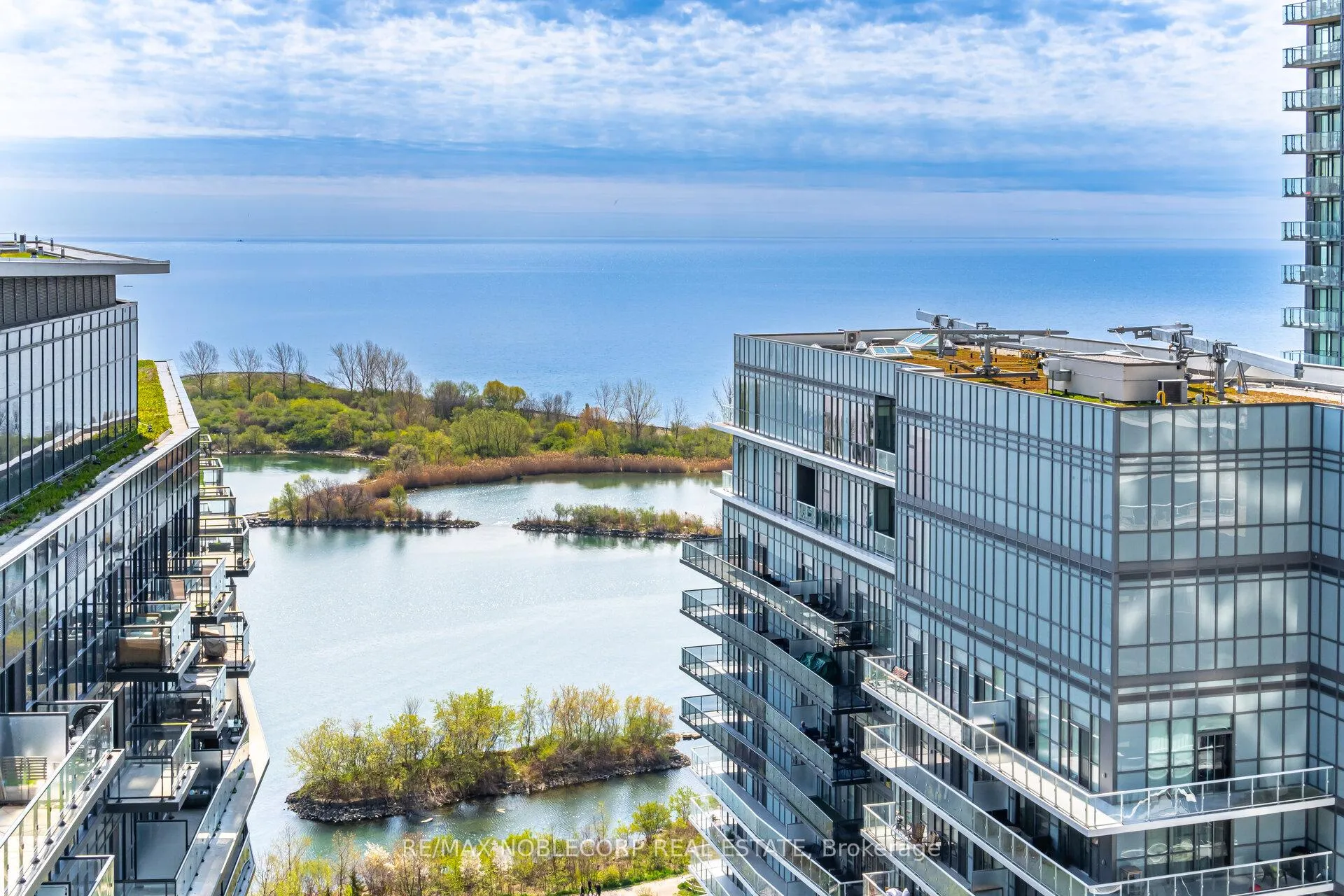 Photo 2 of Unit 2105, 38 Annie Craig Drive, Etobicoke, Mimico — HOMEH