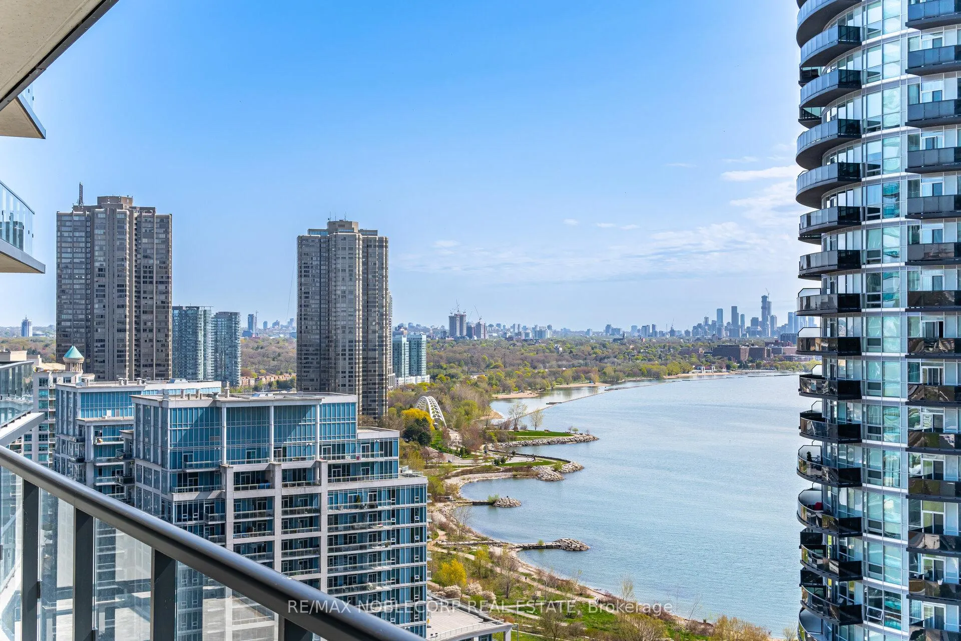 Photo 3 of Unit 2105, 38 Annie Craig Drive, Etobicoke, Mimico — HOMEH