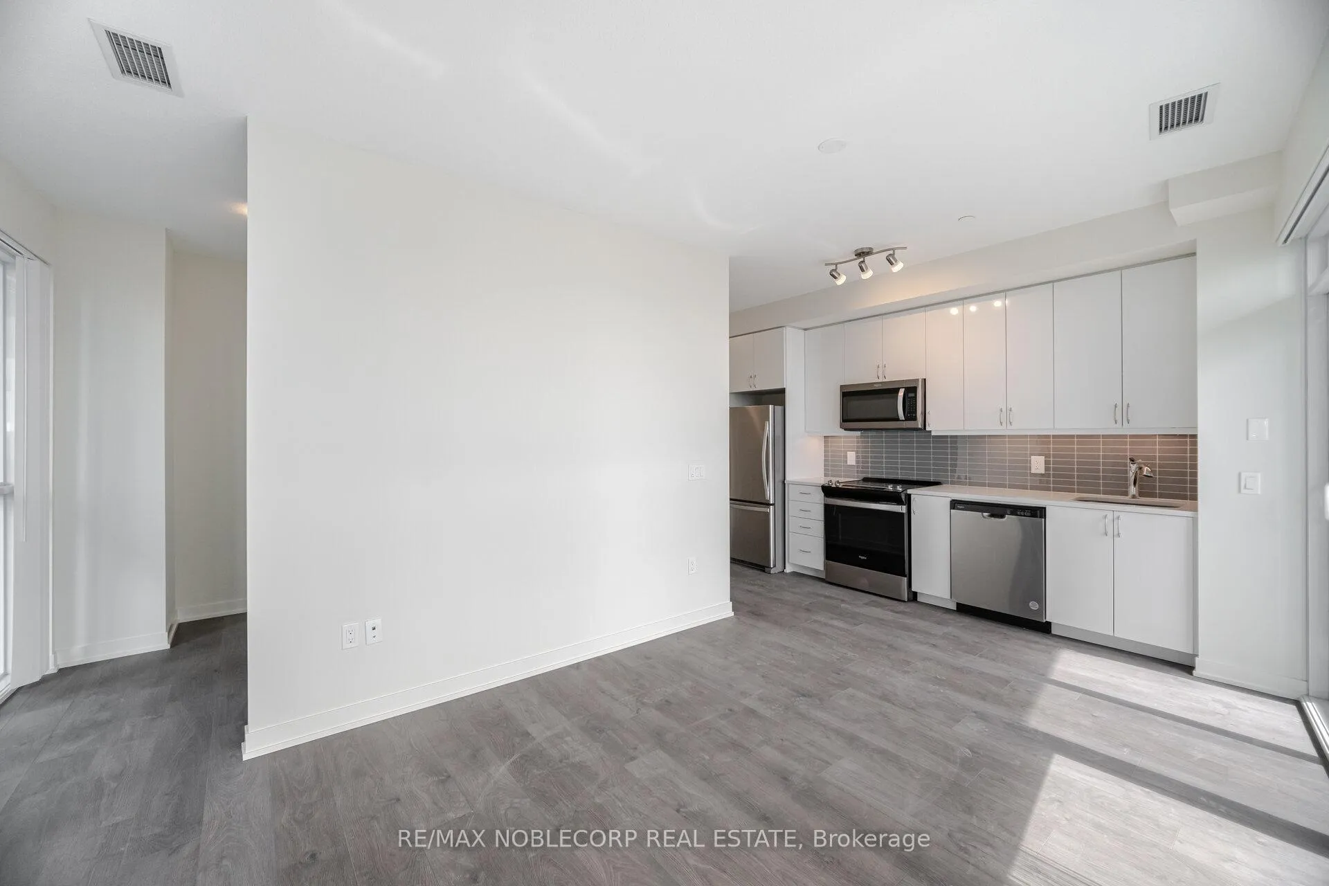 Photo 13 of Unit 2105, 38 Annie Craig Drive, Etobicoke, Mimico — HOMEH