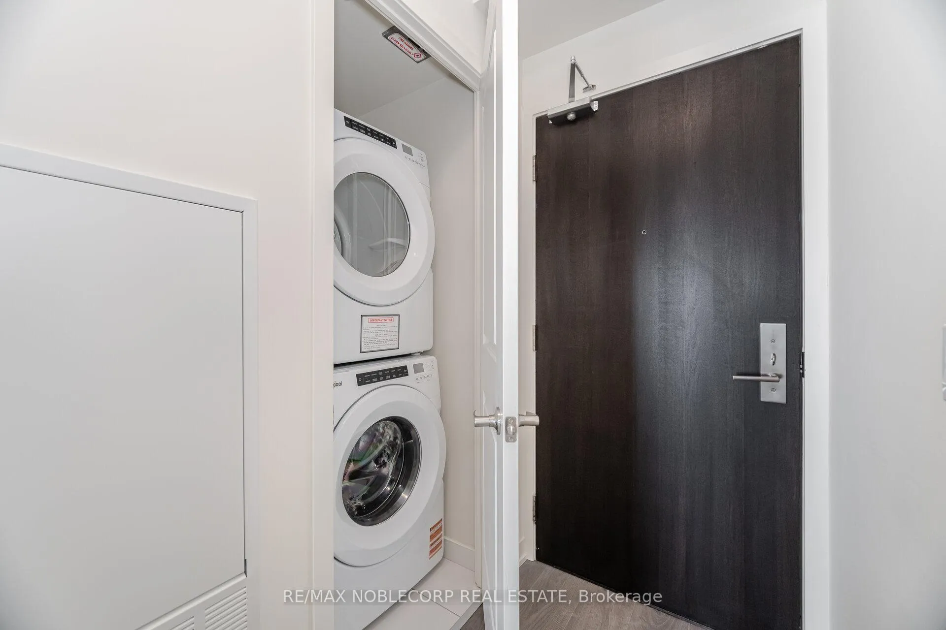Photo 21 of Unit 2105, 38 Annie Craig Drive, Etobicoke, Mimico — HOMEH