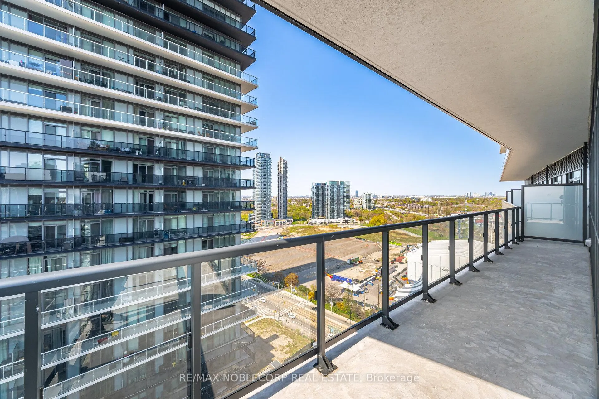 Photo 26 of Unit 2105, 38 Annie Craig Drive, Etobicoke, Mimico — HOMEH