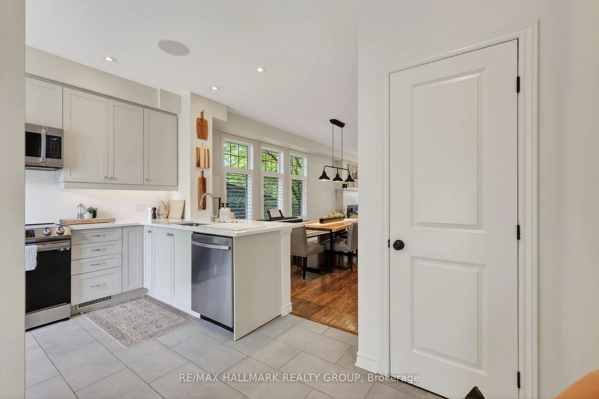 Photo 5 of 312 Iona Street, Ottawa, Westboro/Hampton Park — HOMEH
