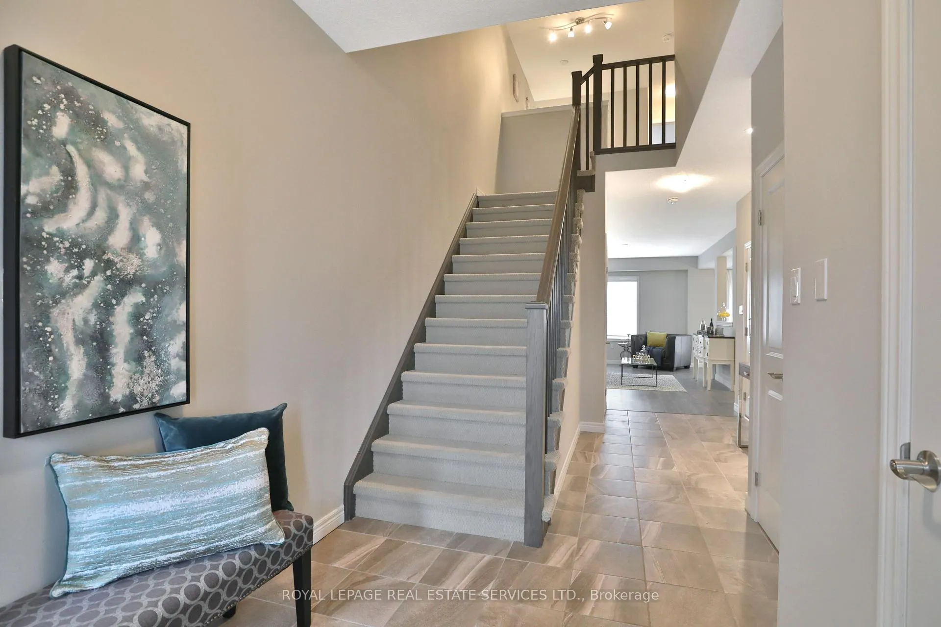 Photo 3 of 17 White Star Lane, Grimsby, Grimsby Beach — HOMEH