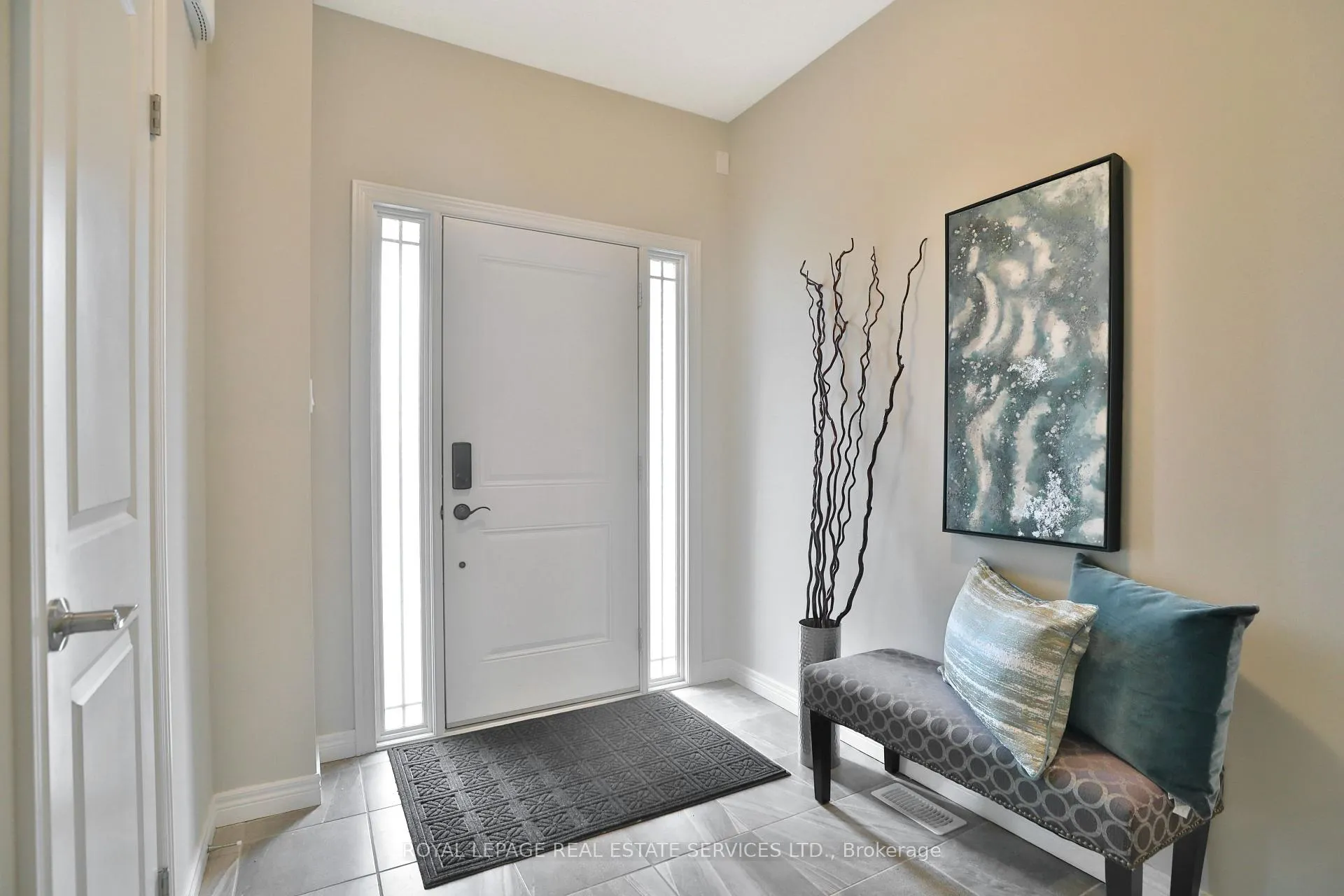 Photo 4 of 17 White Star Lane, Grimsby, Grimsby Beach — HOMEH
