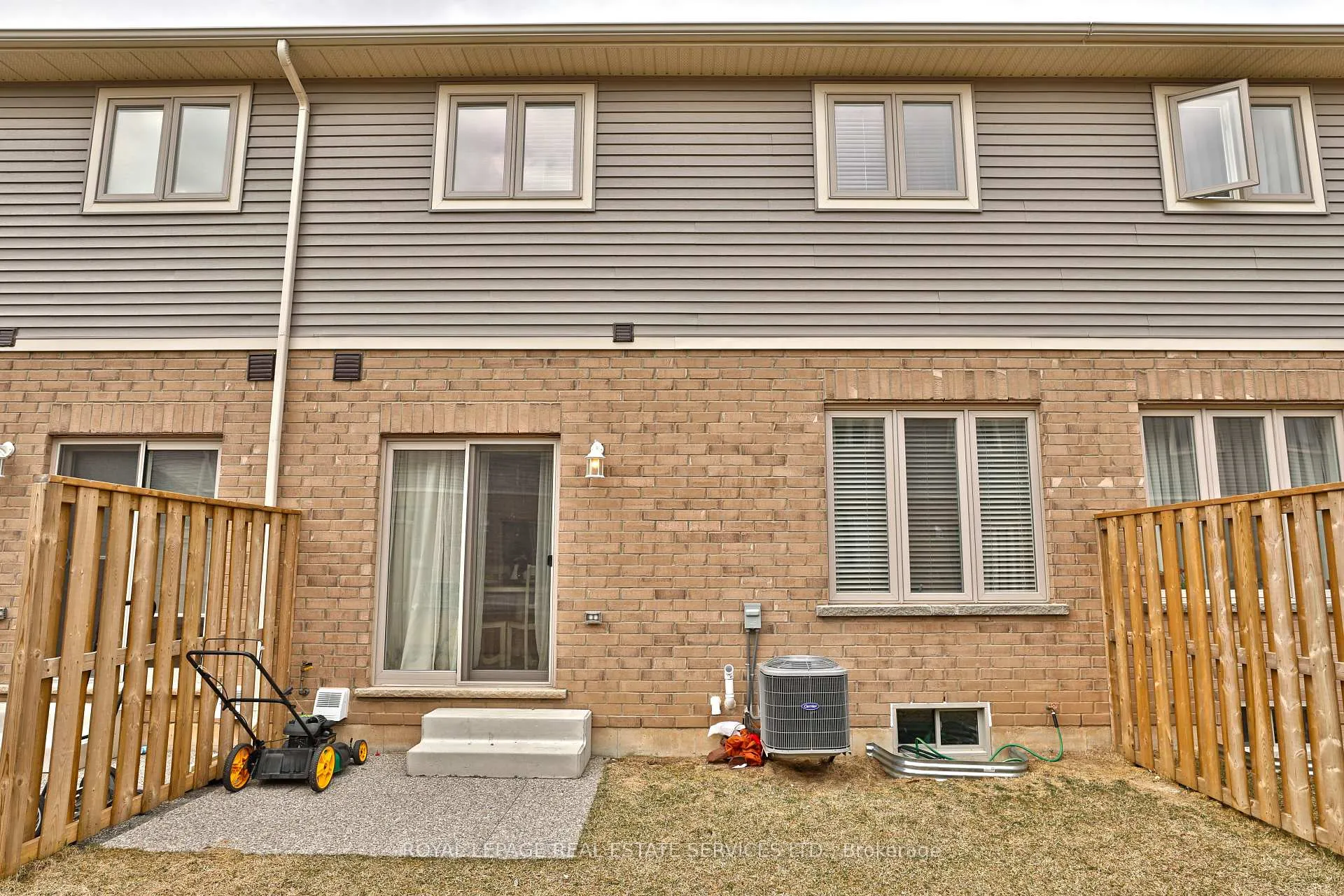 Photo 21 of 17 White Star Lane, Grimsby, Grimsby Beach — HOMEH