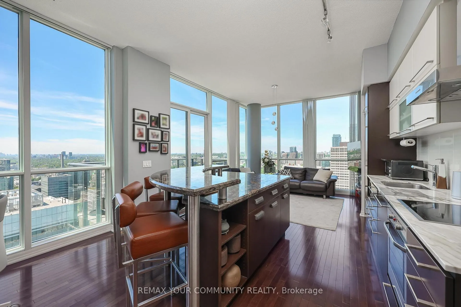 Photo 7 of Unit PH101, 770 Bay Street, Toronto, Bay Street Corridor — HOMEH