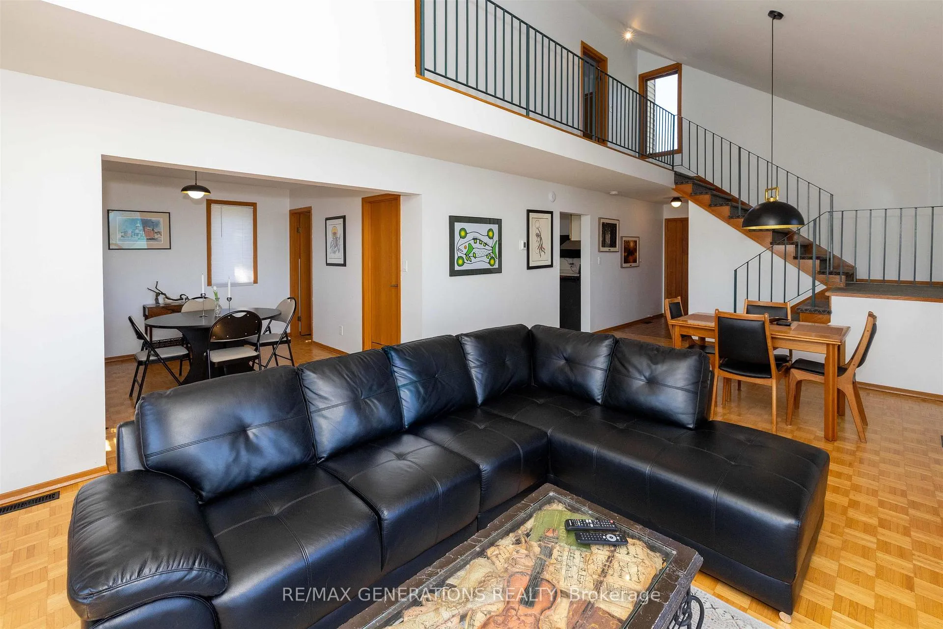 Photo 5 of 401 Hebert Street, Thunder Bay, College Heights — HOMEH
