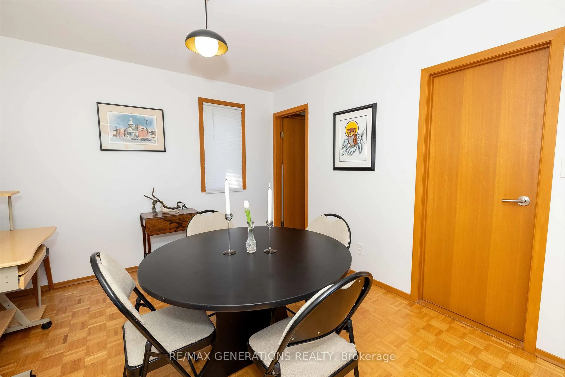 Photo 6 of 401 Hebert Street, Thunder Bay, College Heights — HOMEH