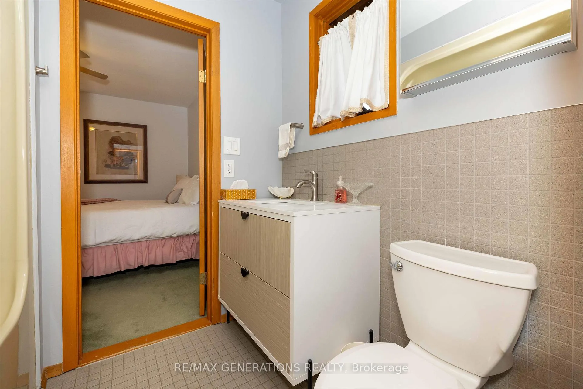 Photo 16 of 401 Hebert Street, Thunder Bay, College Heights — HOMEH