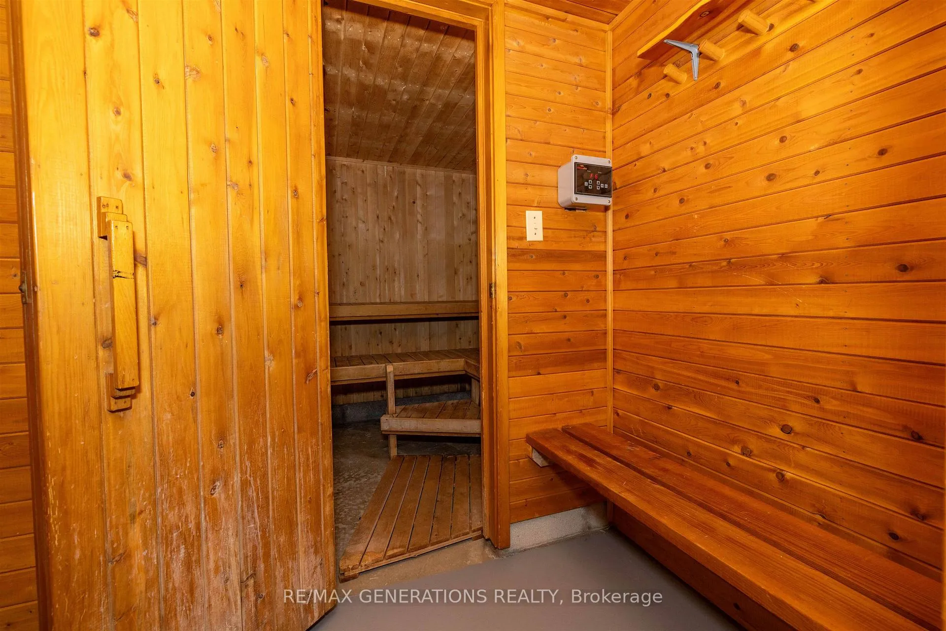 Photo 22 of 401 Hebert Street, Thunder Bay, College Heights — HOMEH