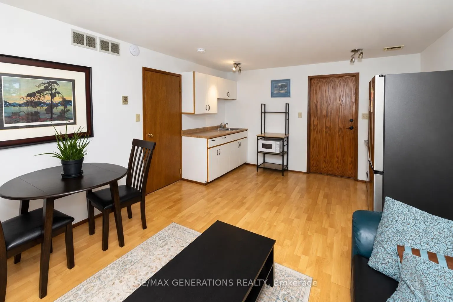 Photo 24 of 401 Hebert Street, Thunder Bay, College Heights — HOMEH