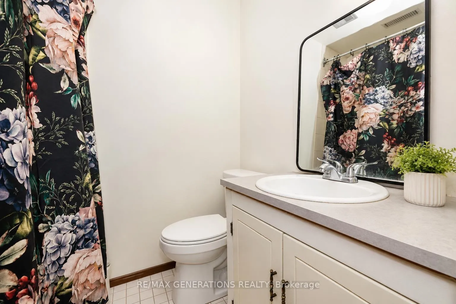 Photo 26 of 401 Hebert Street, Thunder Bay, College Heights — HOMEH