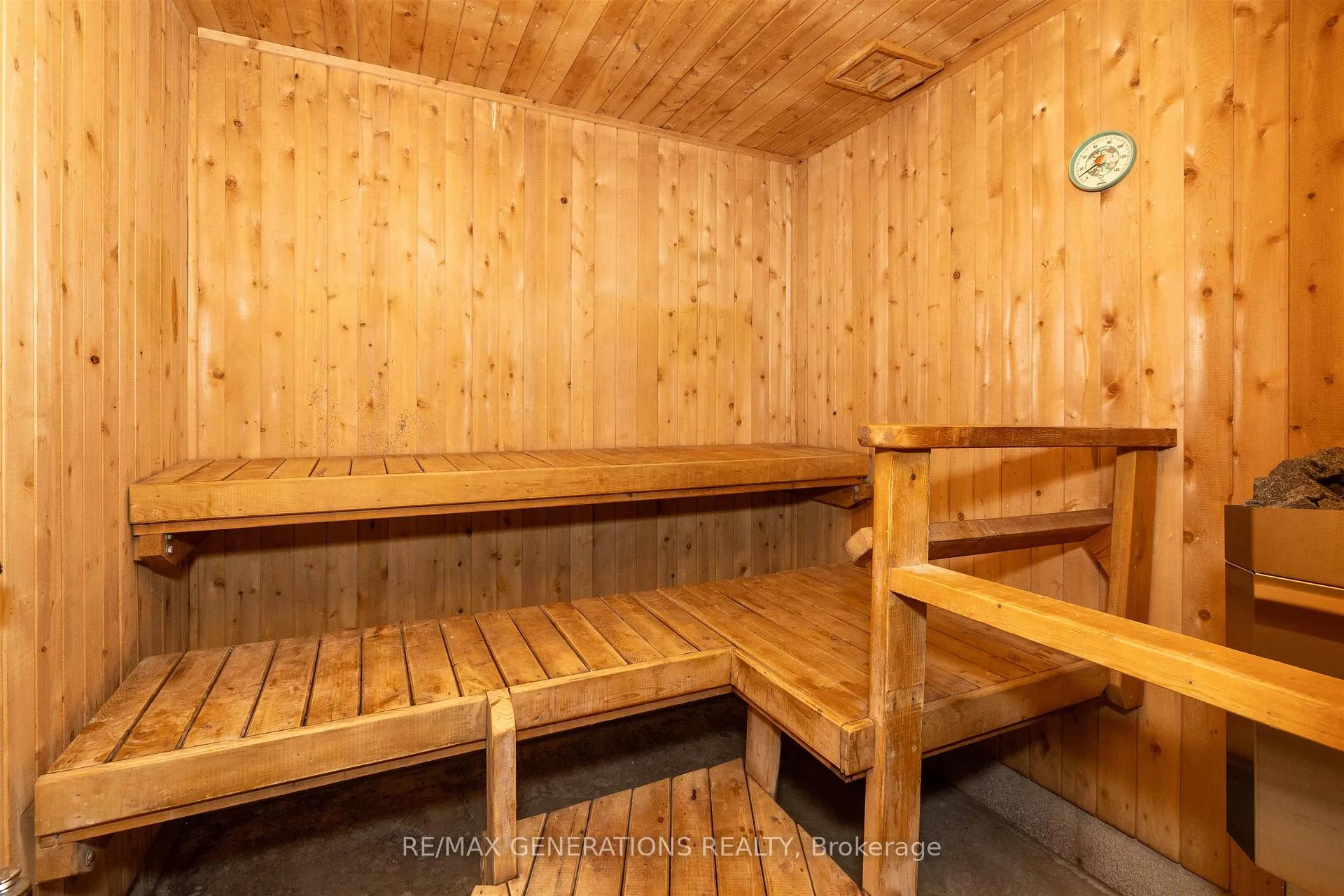 Photo 27 of 401 Hebert Street, Thunder Bay, College Heights — HOMEH