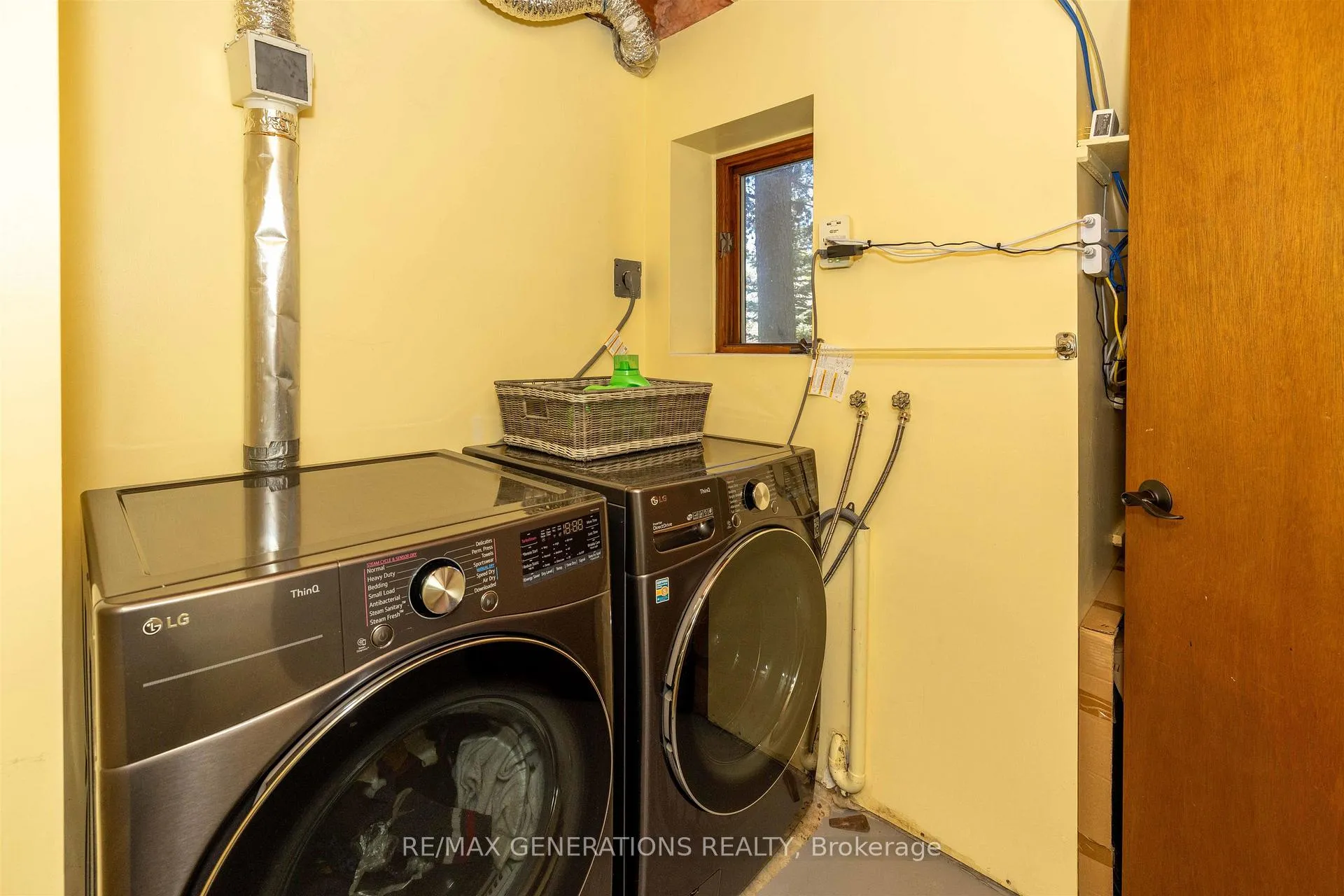 Photo 28 of 401 Hebert Street, Thunder Bay, College Heights — HOMEH