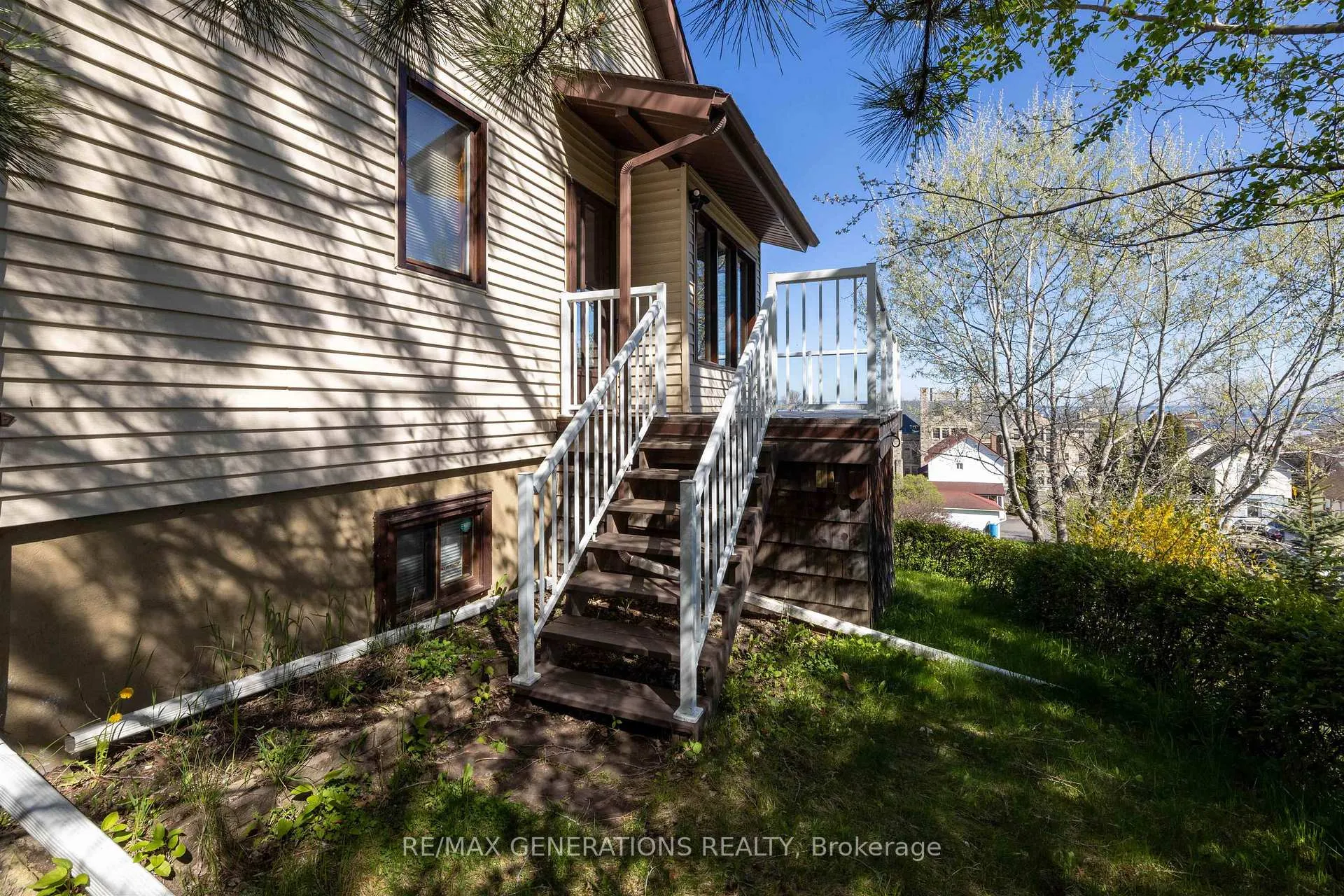 Photo 33 of 401 Hebert Street, Thunder Bay, College Heights — HOMEH