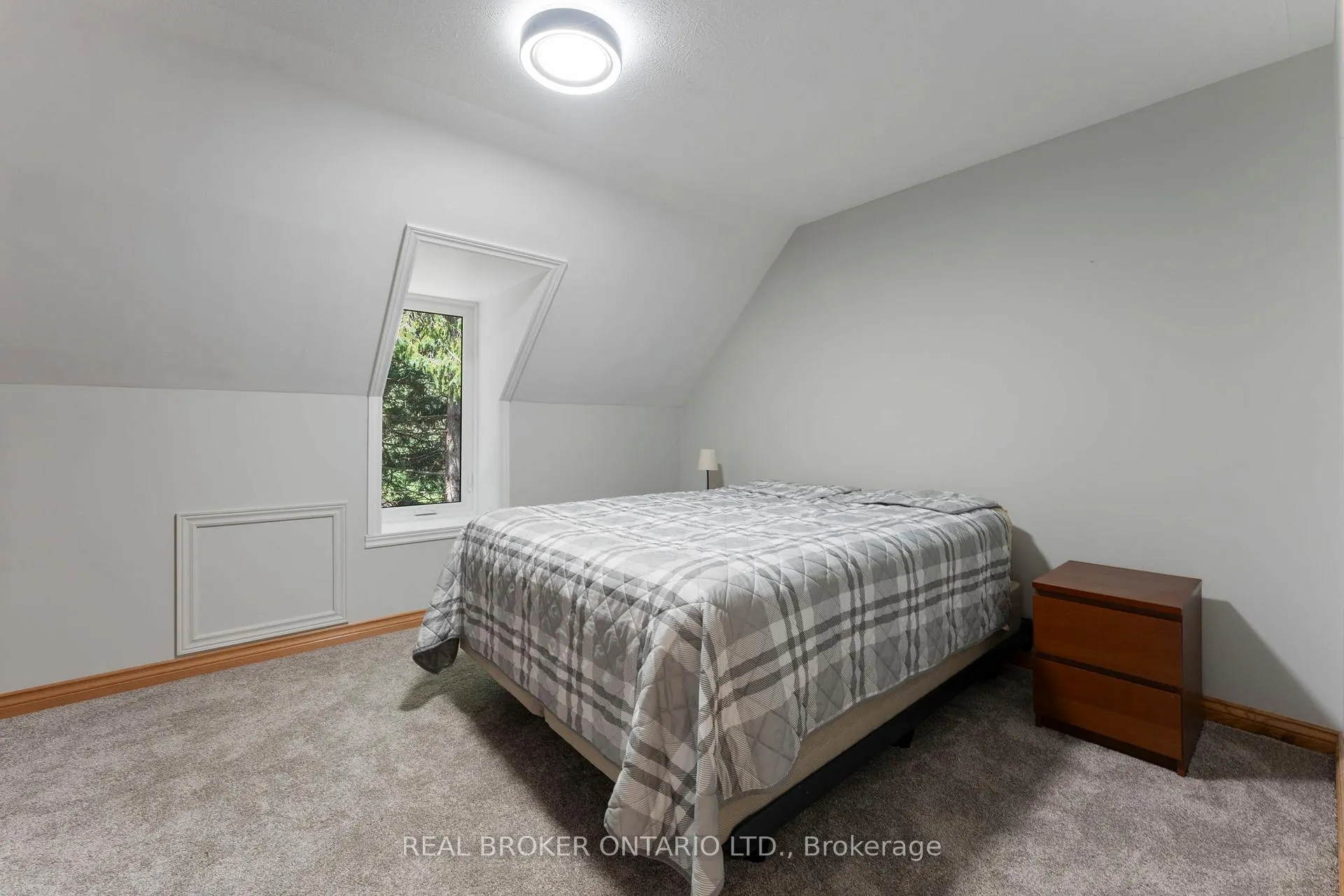 Photo 32 of 182 Governor's Rd E, Brant, Paris — HOMEH