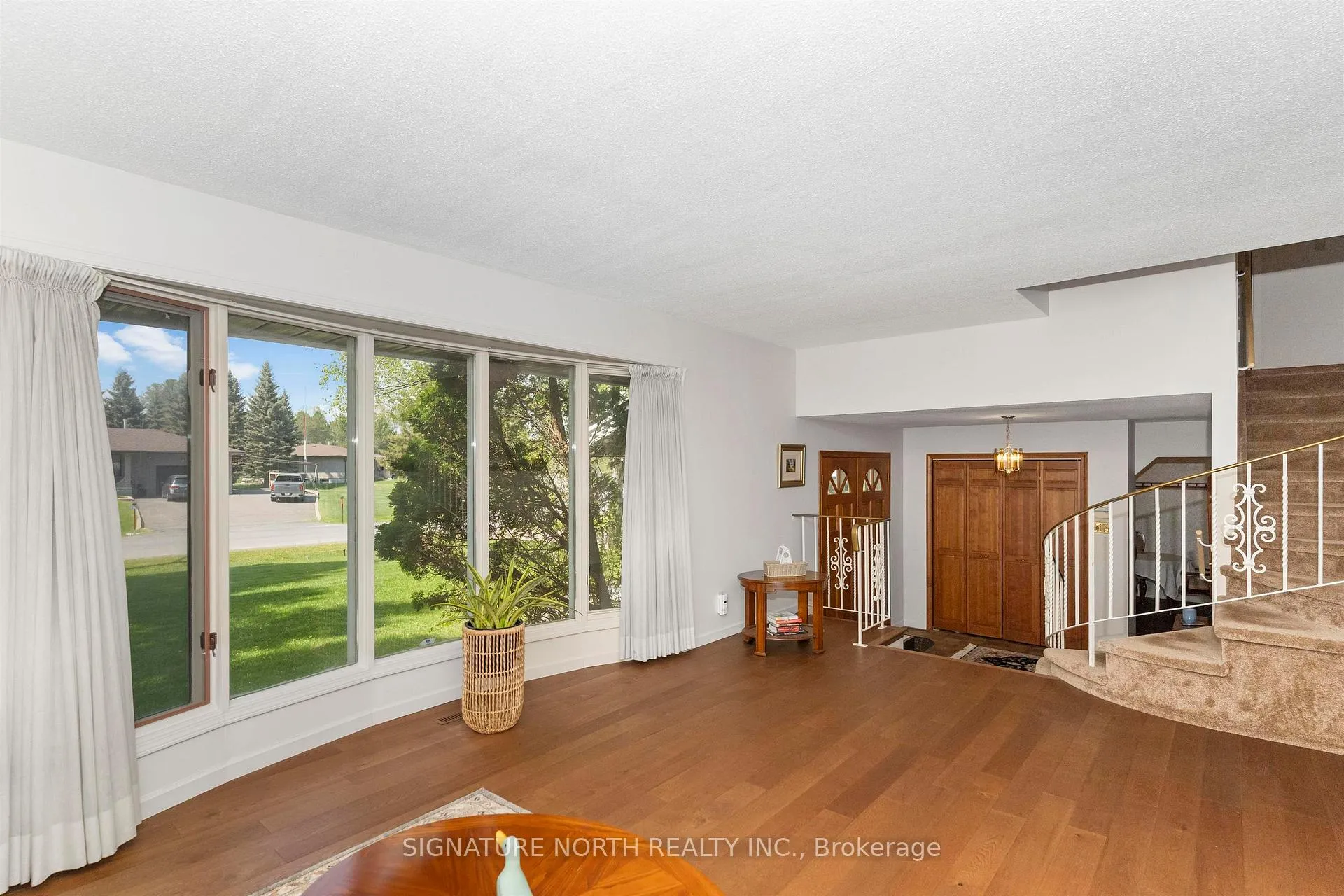 Photo 6 of 2108 Freeman Drive, Thunder Bay, Rosslyn Road — HOMEH