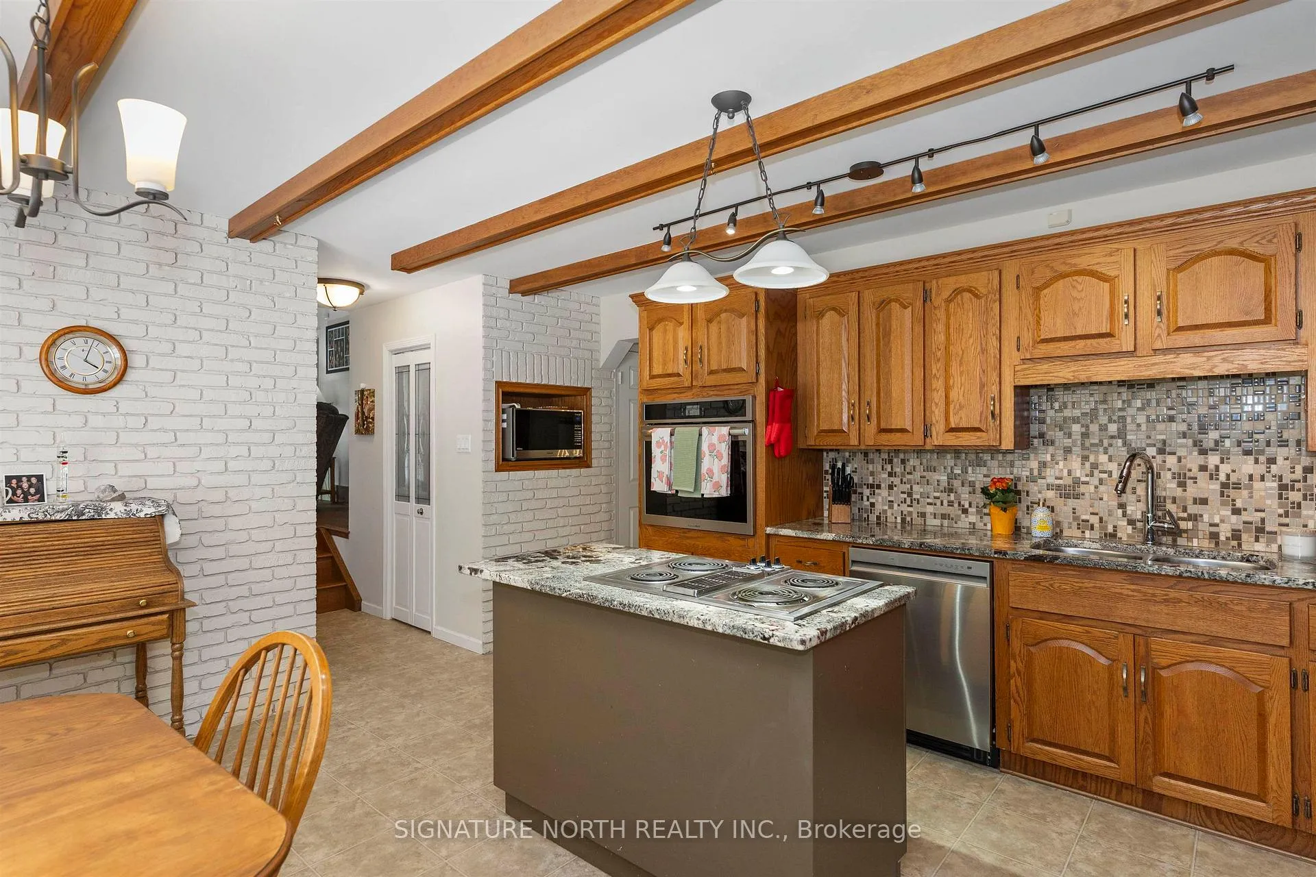 Photo 21 of 2108 Freeman Drive, Thunder Bay, Rosslyn Road — HOMEH