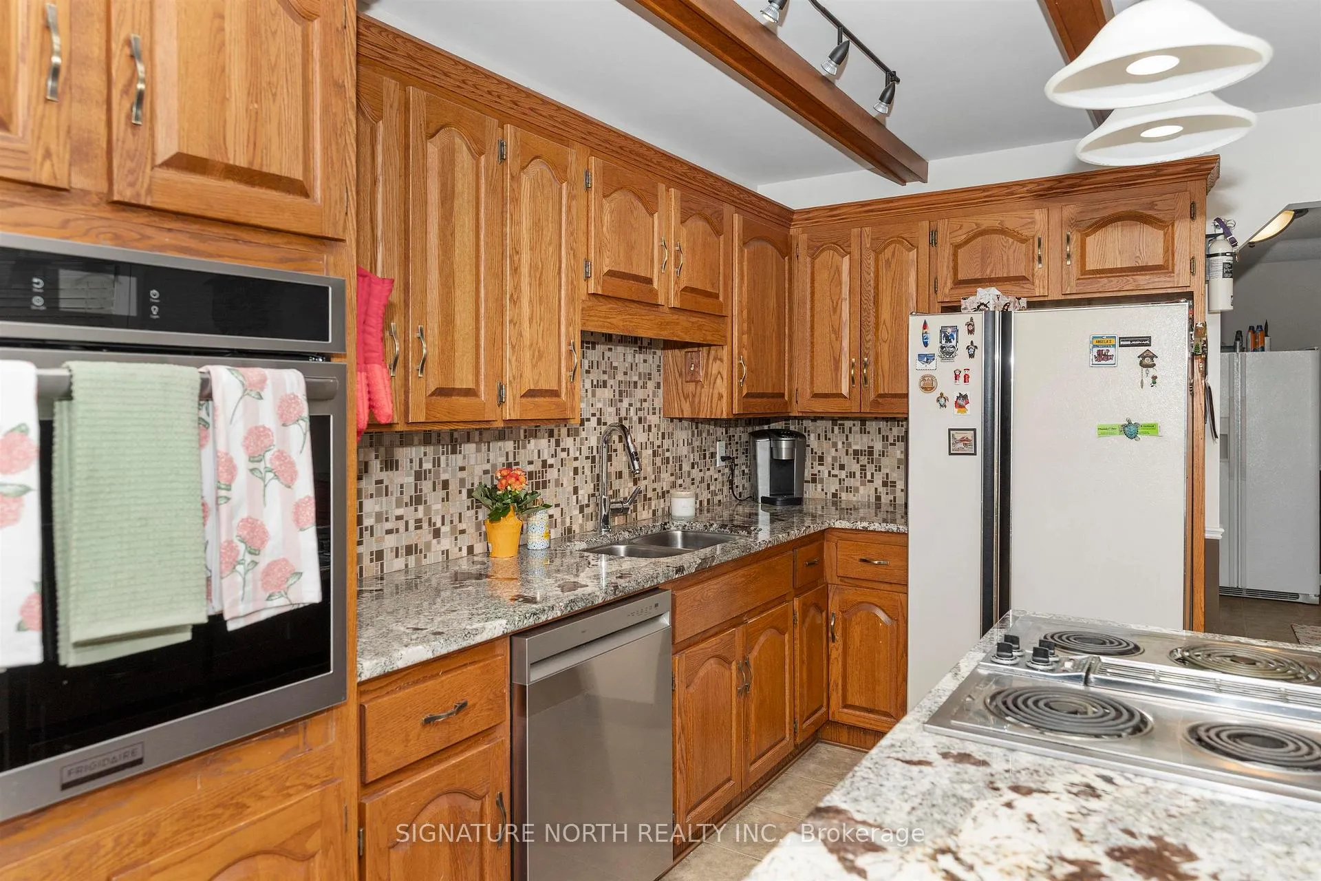 Photo 23 of 2108 Freeman Drive, Thunder Bay, Rosslyn Road — HOMEH