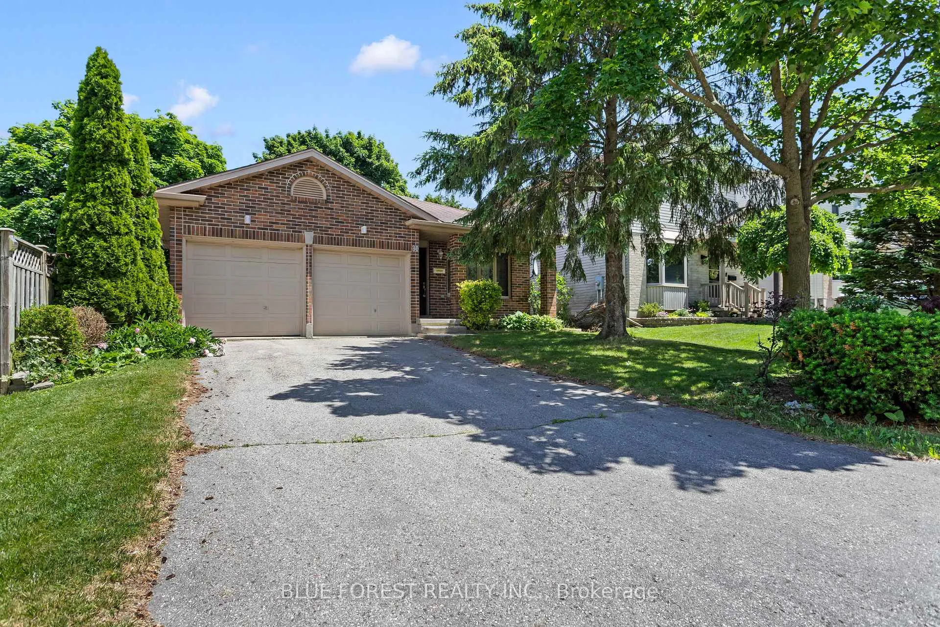 Photo 2 of 30 Gerald Crescent, London, South J — HOMEH