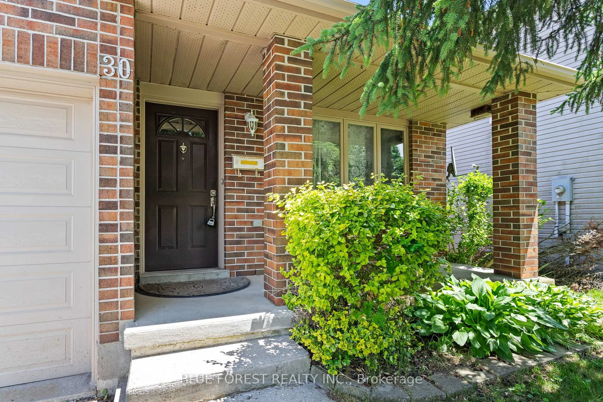Photo 4 of 30 Gerald Crescent, London, South J — HOMEH