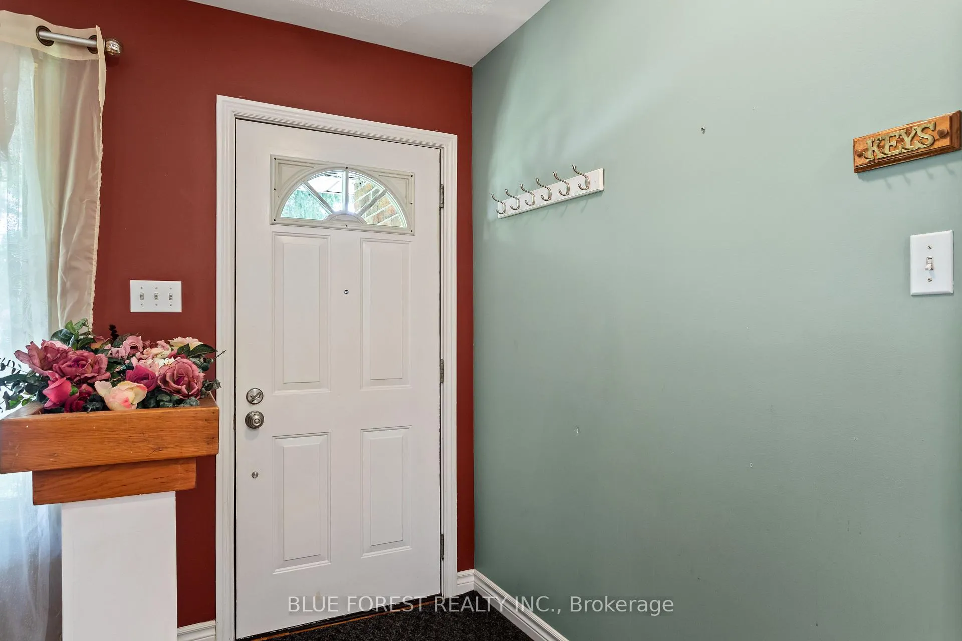 Photo 6 of 30 Gerald Crescent, London, South J — HOMEH