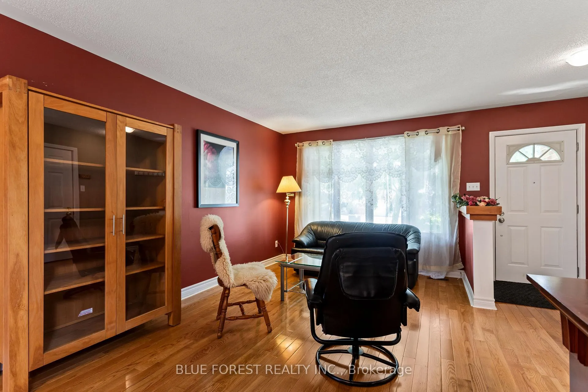Photo 7 of 30 Gerald Crescent, London, South J — HOMEH