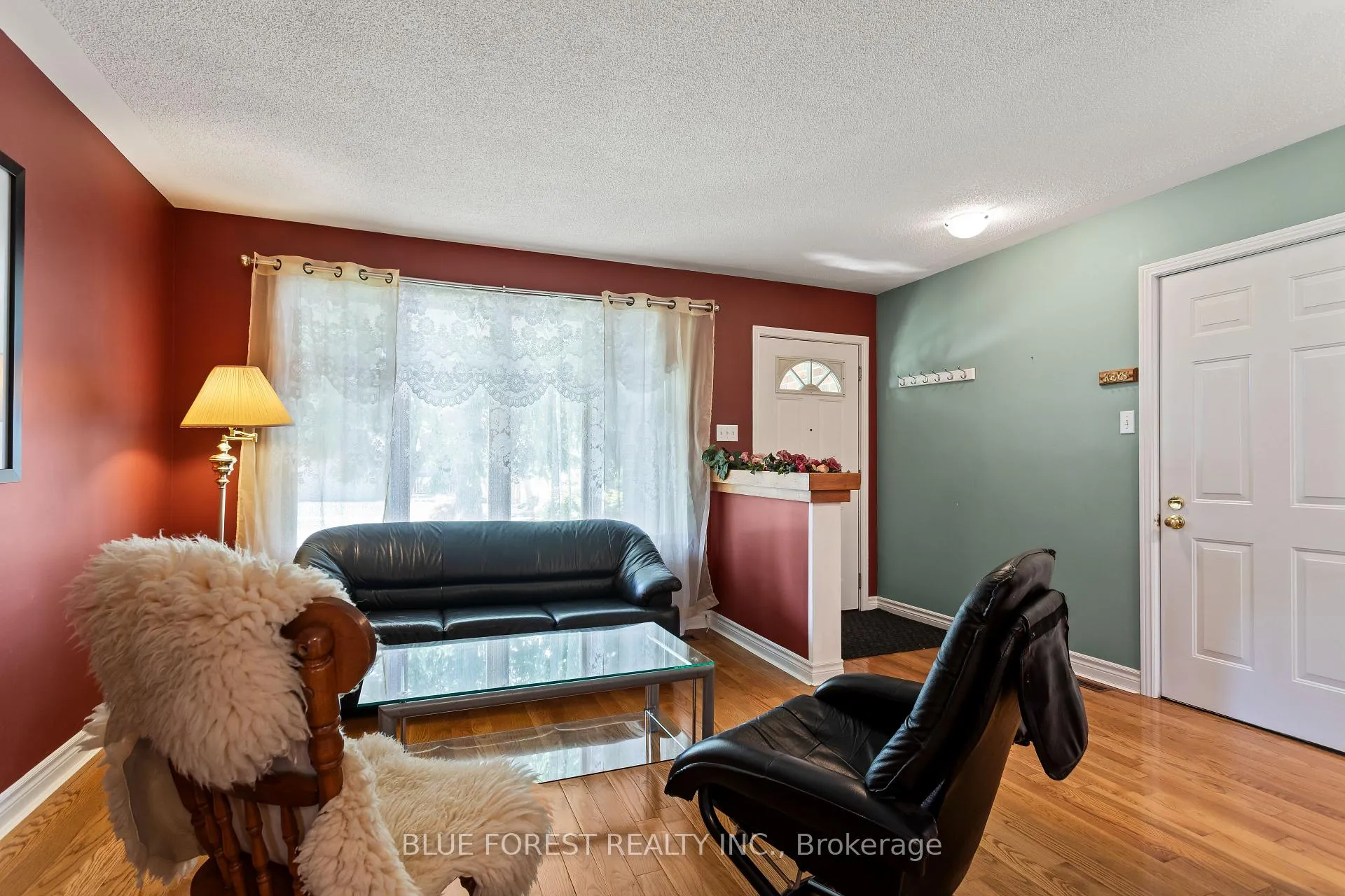 Photo 8 of 30 Gerald Crescent, London, South J — HOMEH