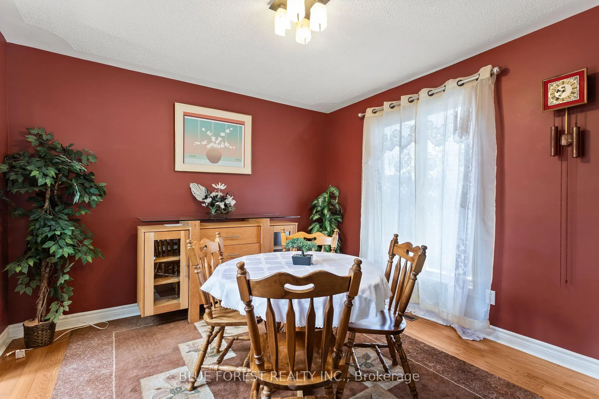 Photo 11 of 30 Gerald Crescent, London, South J — HOMEH