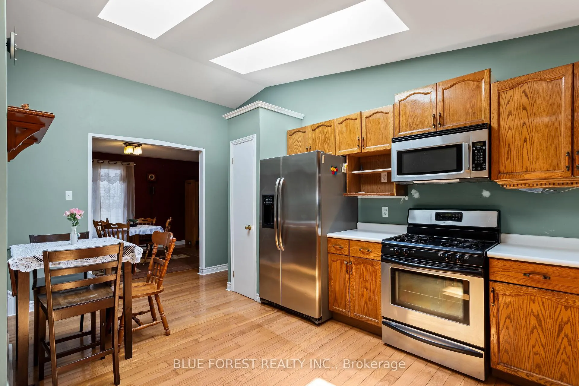 Photo 16 of 30 Gerald Crescent, London, South J — HOMEH