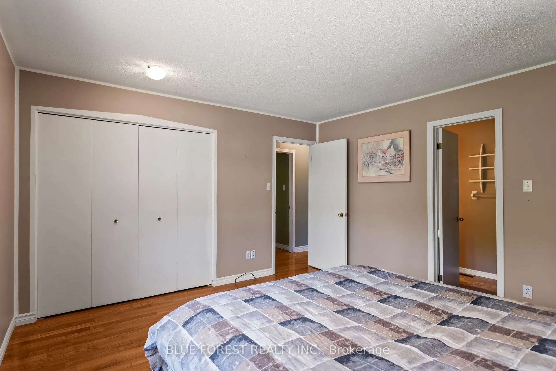 Photo 22 of 30 Gerald Crescent, London, South J — HOMEH